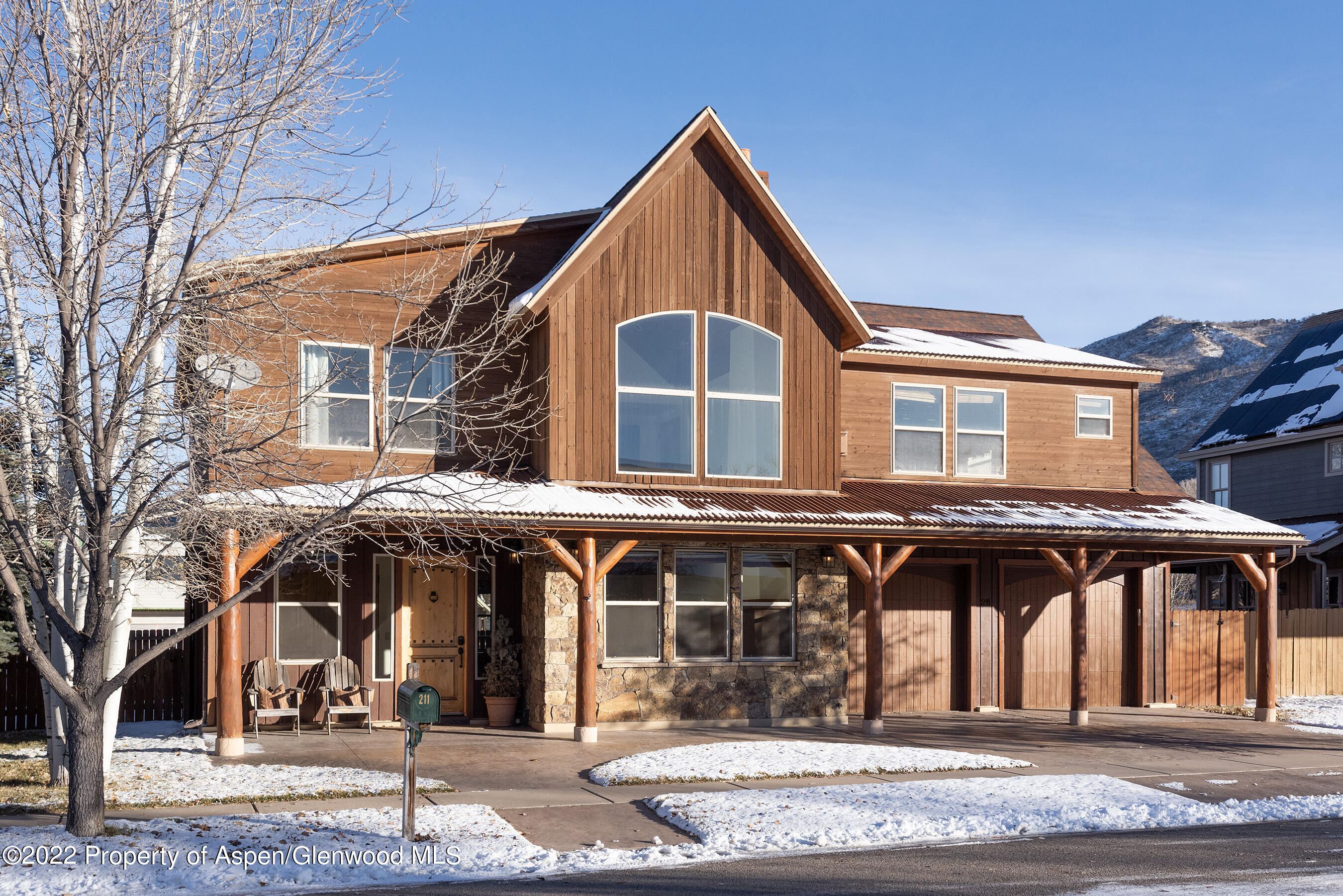 211 Juniper Court — photo