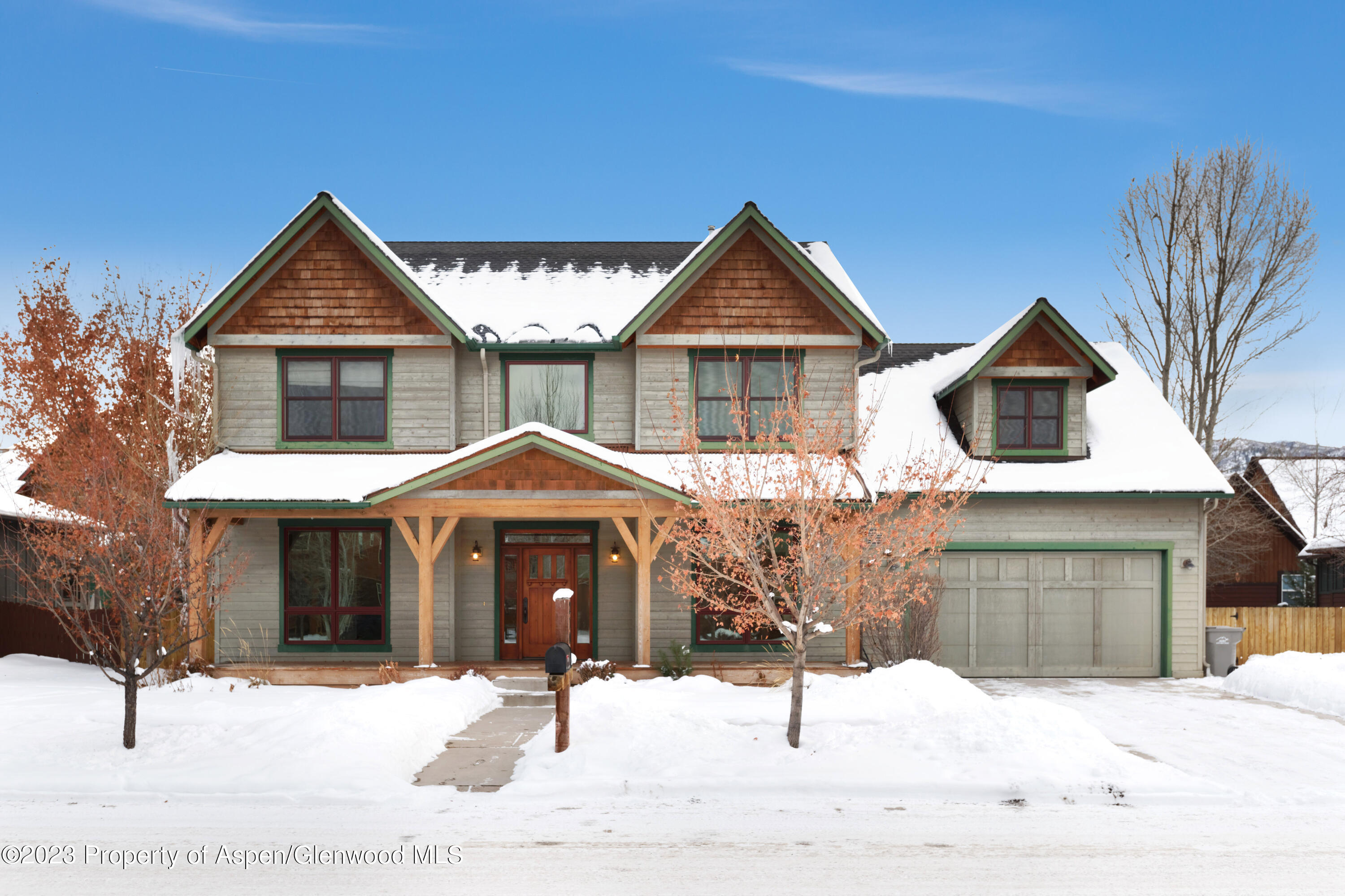 210 Juniper Court — photo