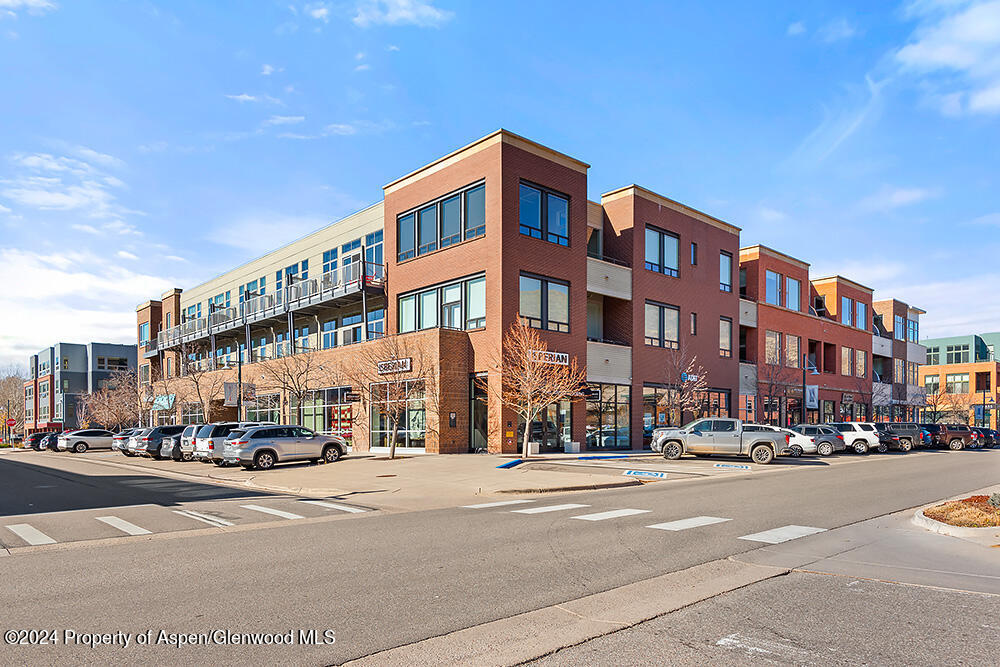 361 Robinson Street Unit 326 — photo