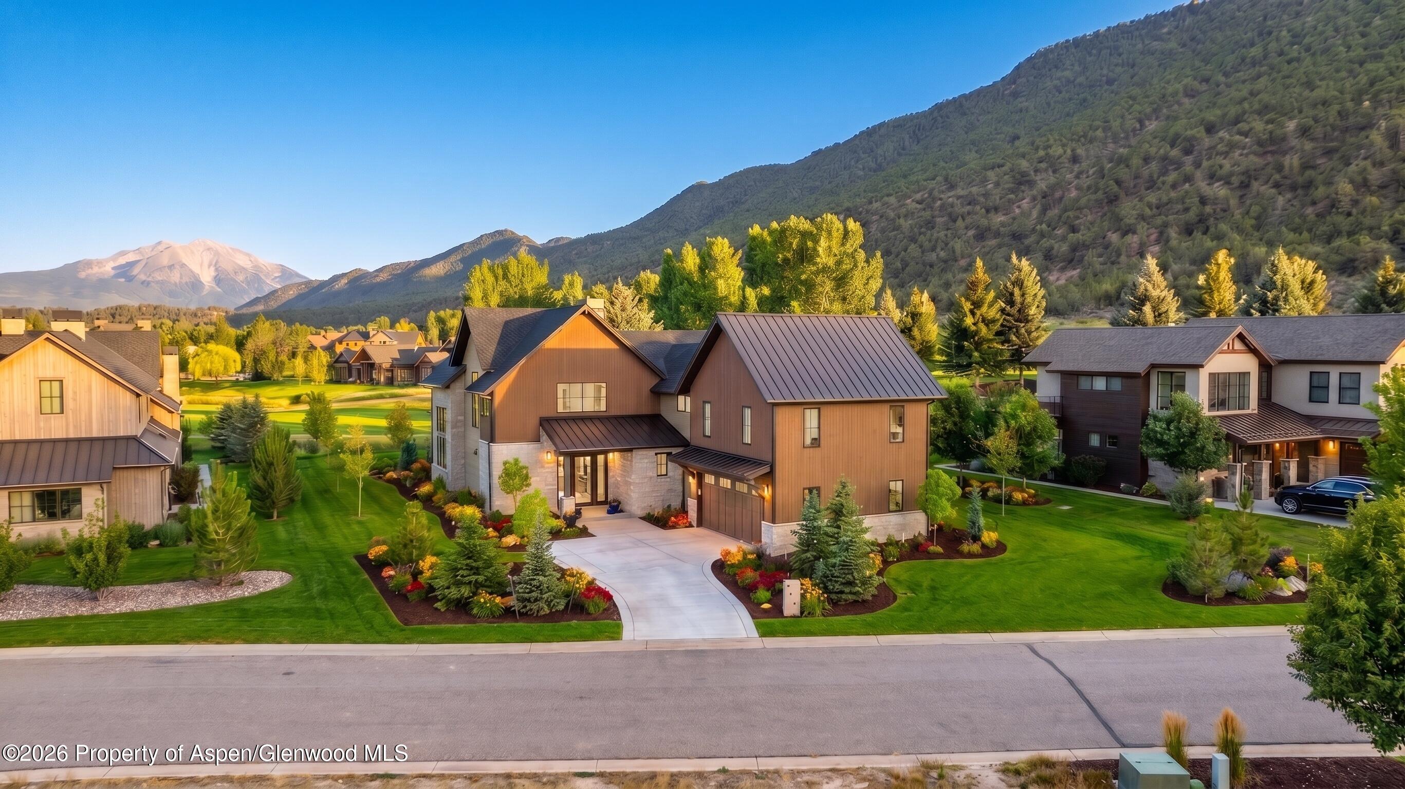 589 Saddleback Road — photo