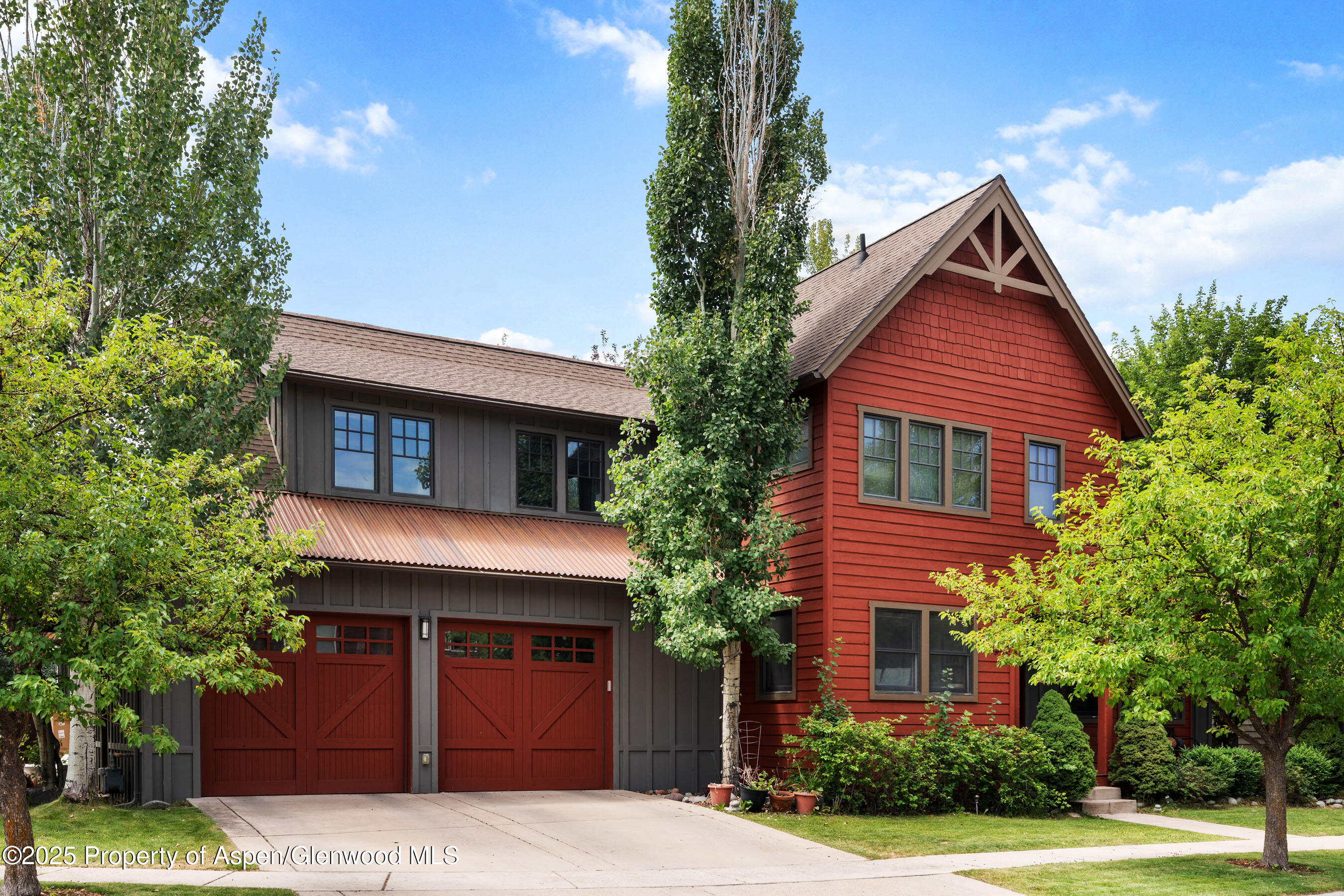 212 Juniper Court — photo