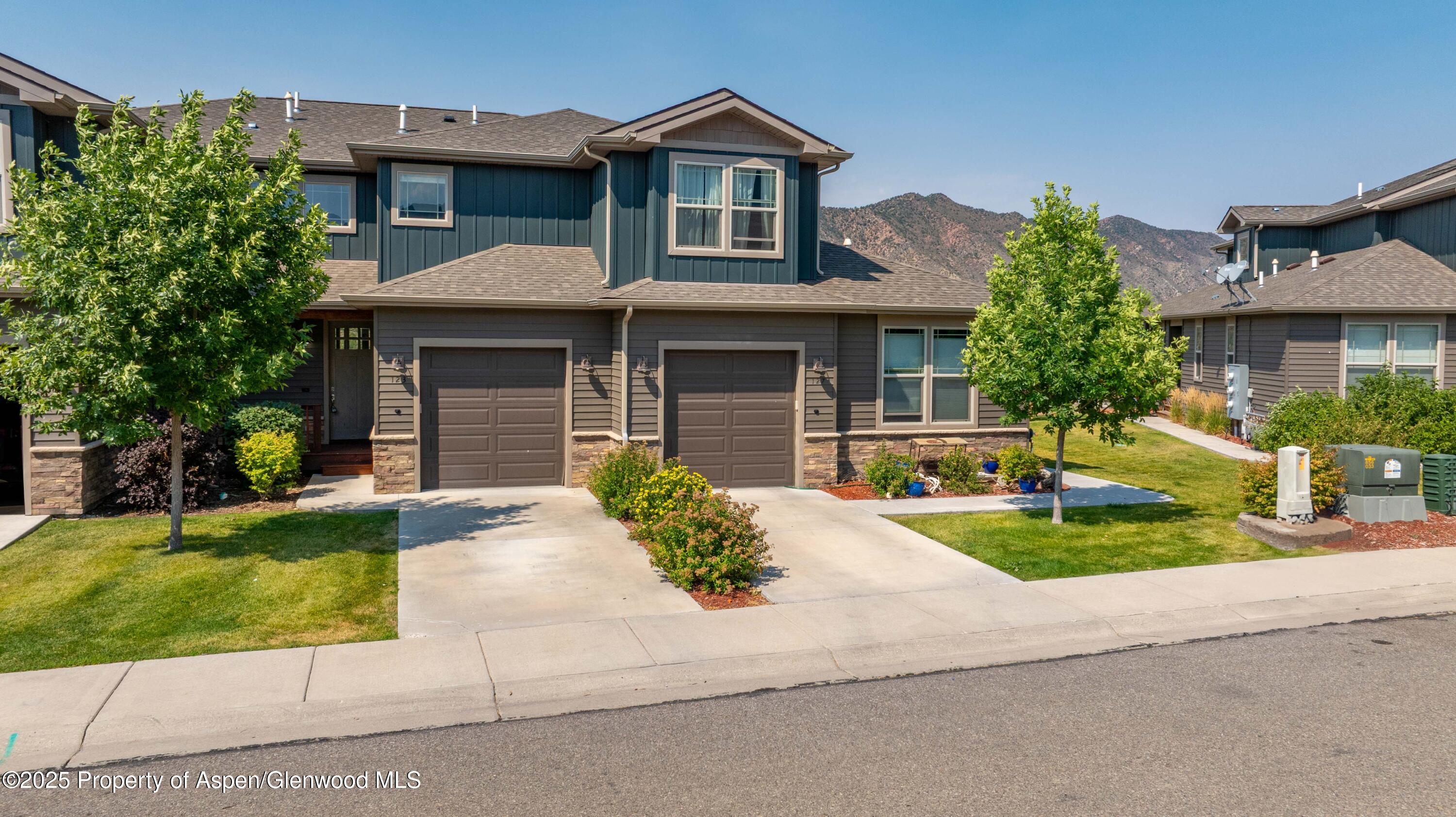 123 Redstone Drive — photo