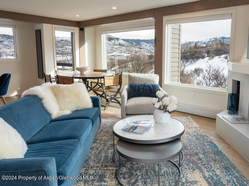 1711 Juniper Hill Drive — photo