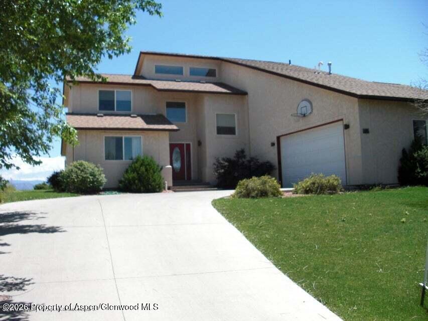 902 Hickory Drive — photo