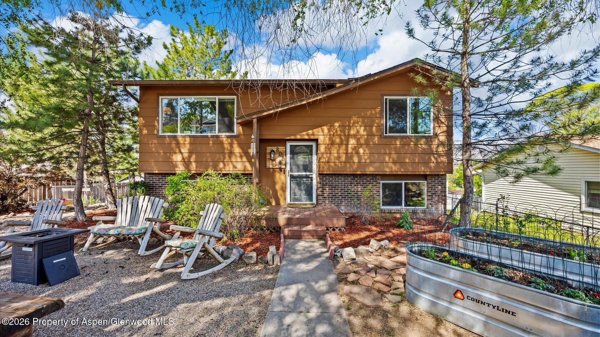 805 Munro Avenue — photo