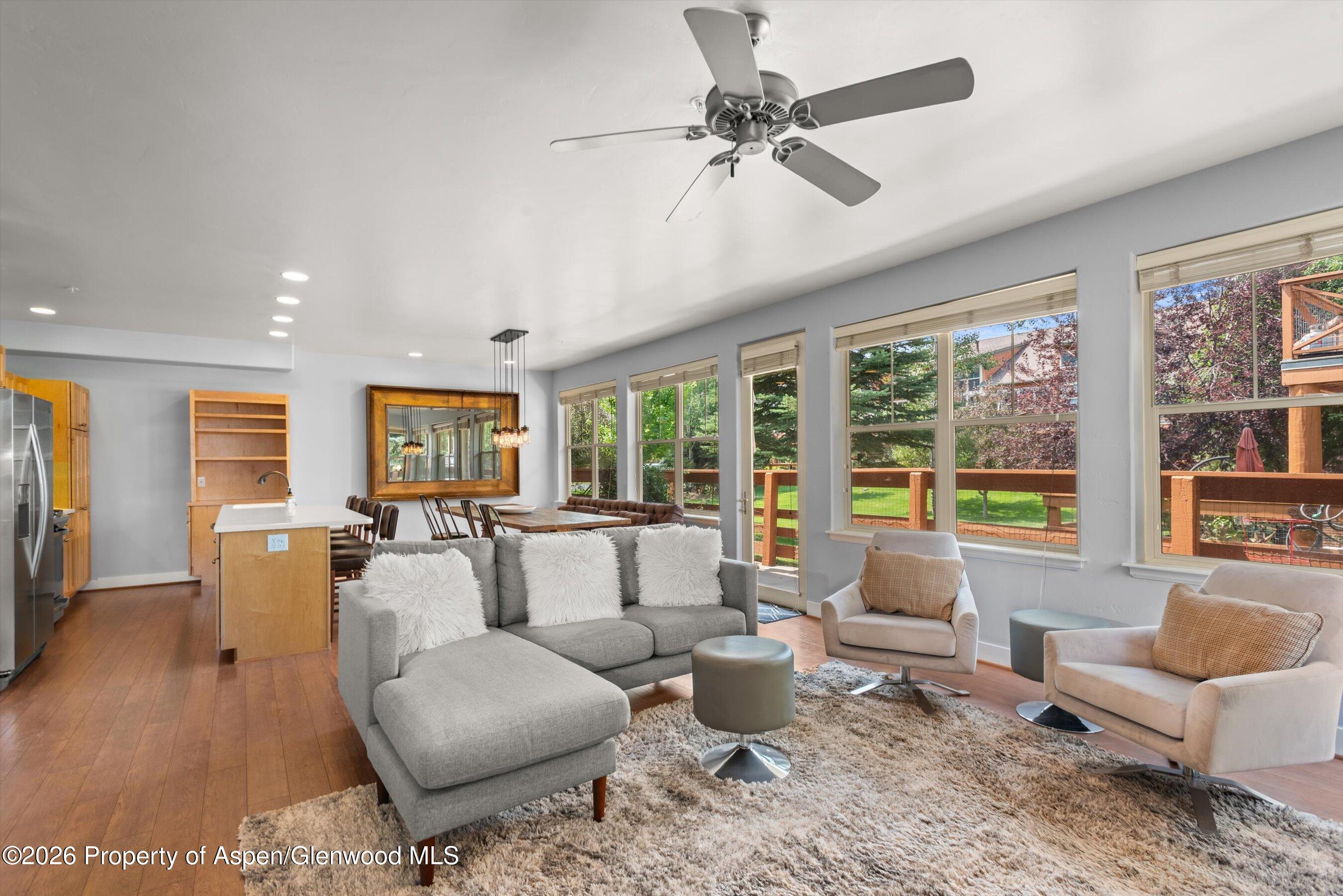 548 Evans Court — photo