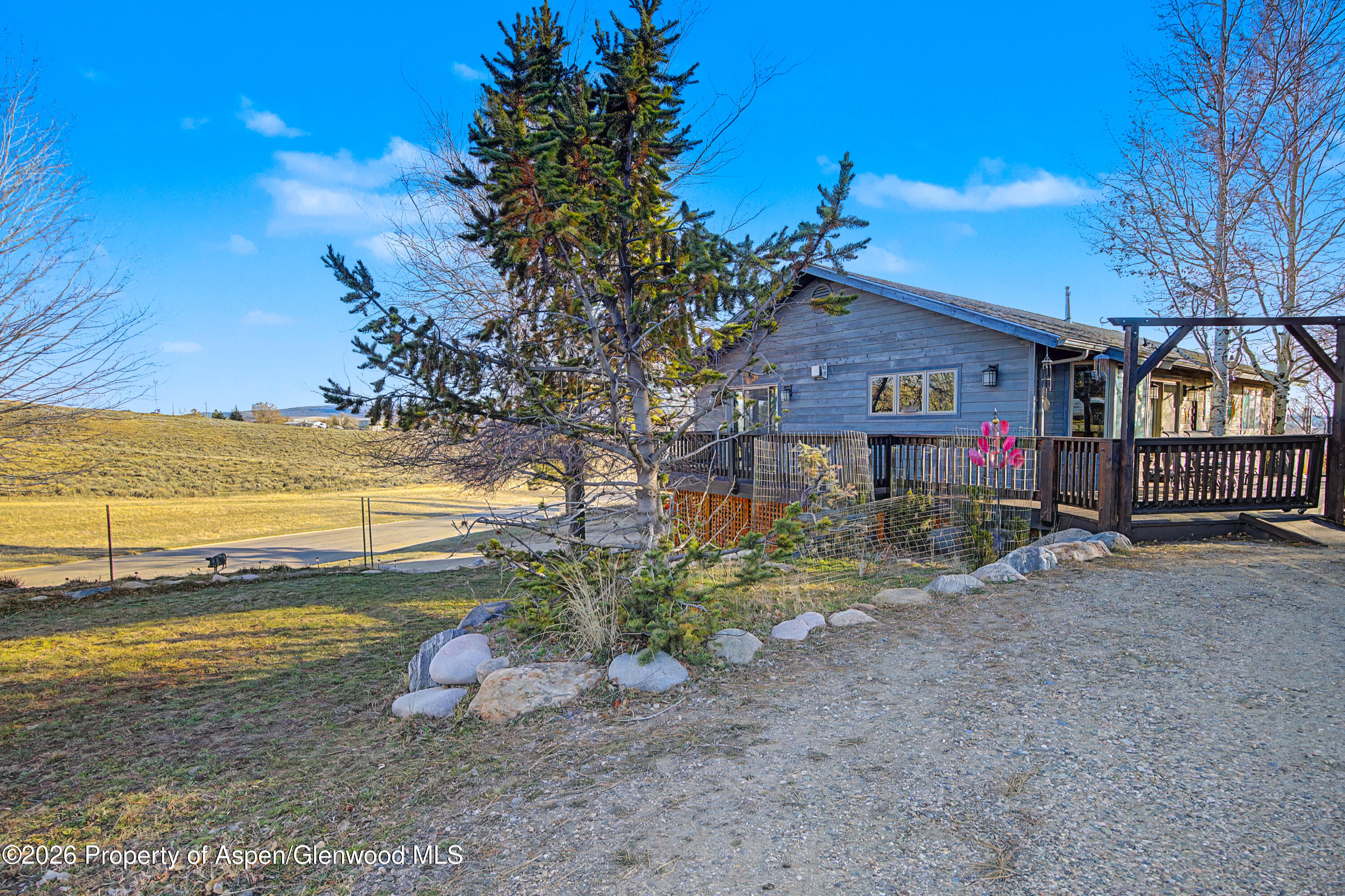 1040 Bryan Way — photo