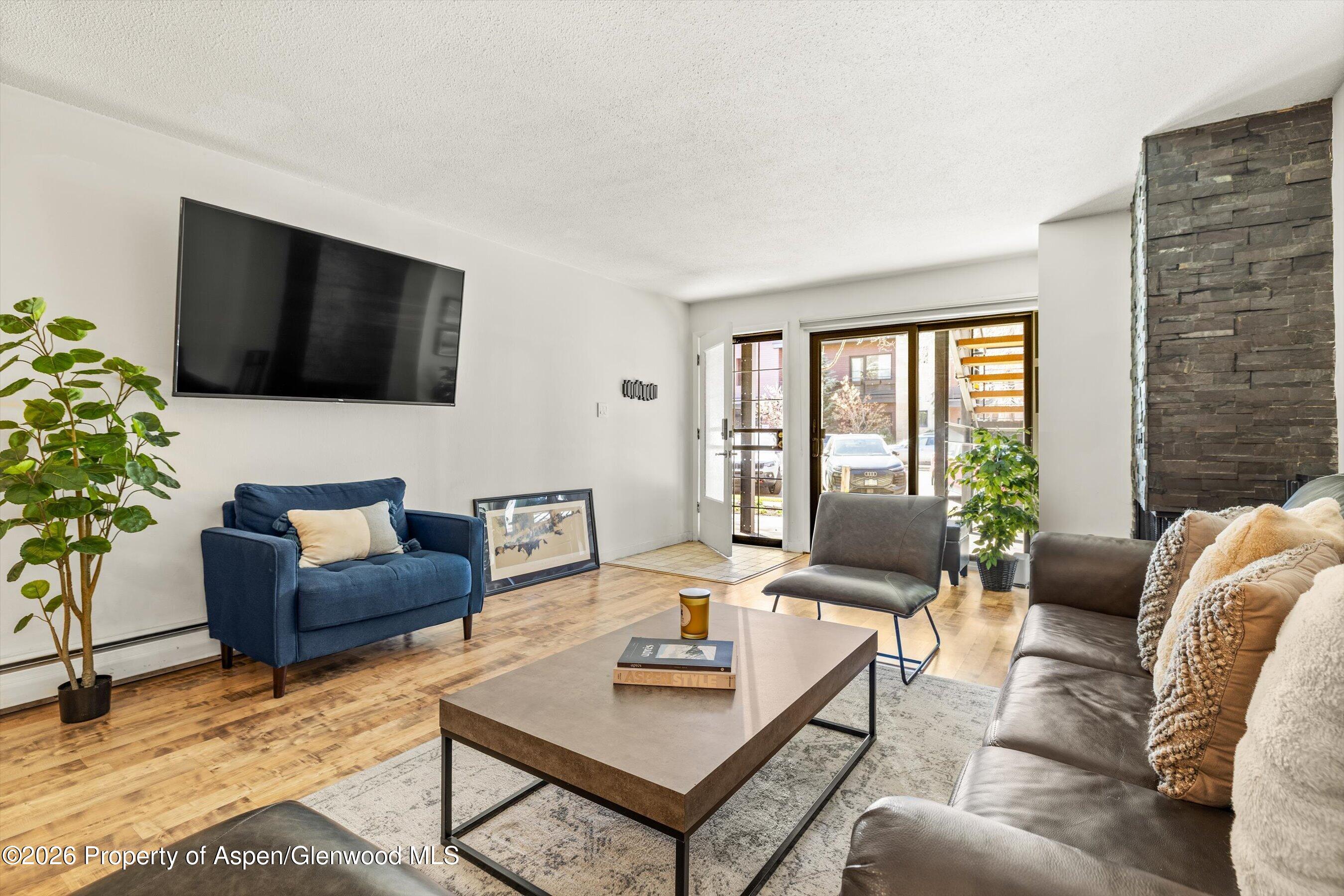 210 E Cooper Avenue 1-C — photo