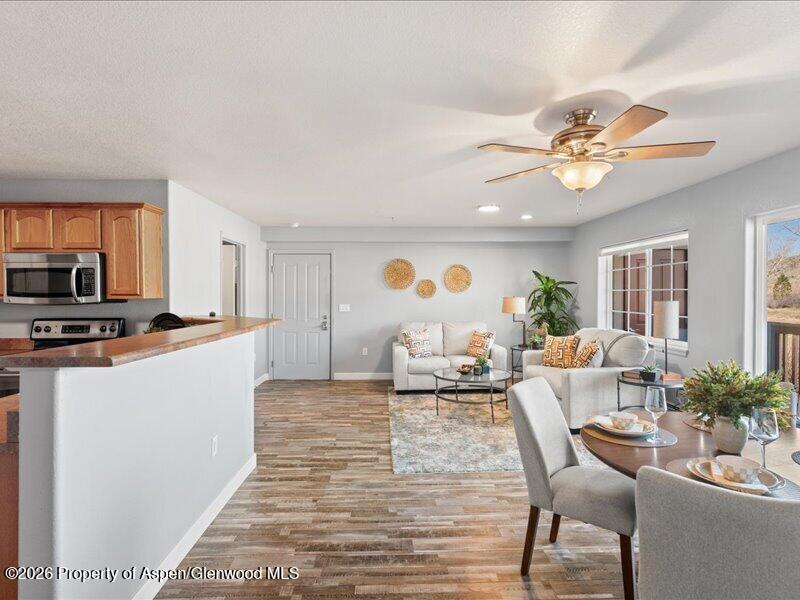 433 Riverview Drive 1602 — photo