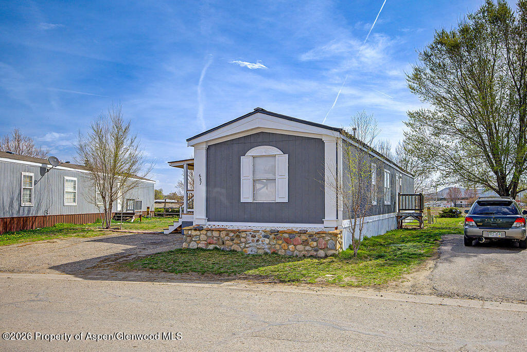 925 W 1st Street 607 — photo