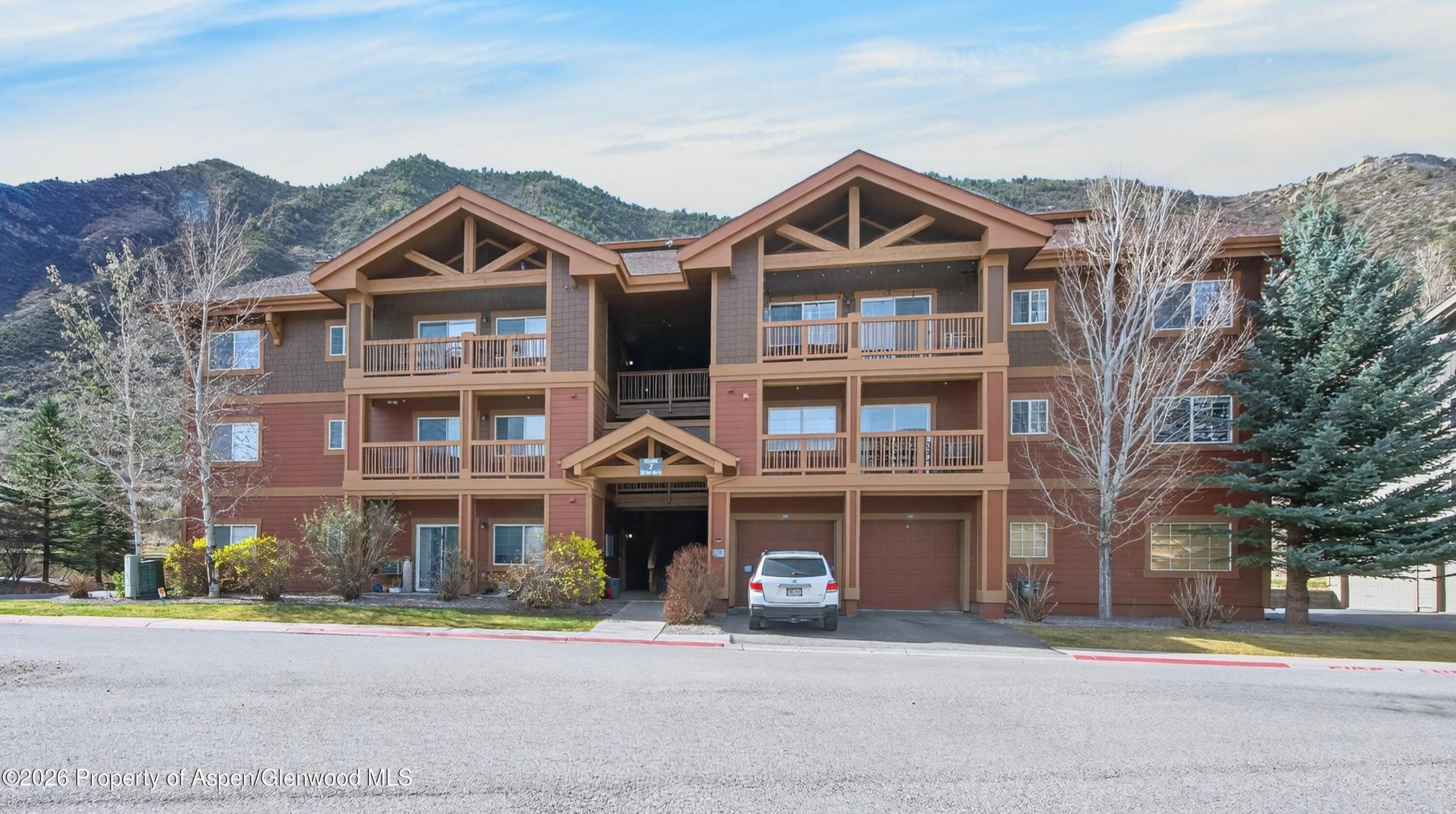 560 River View Drive 706 — photo