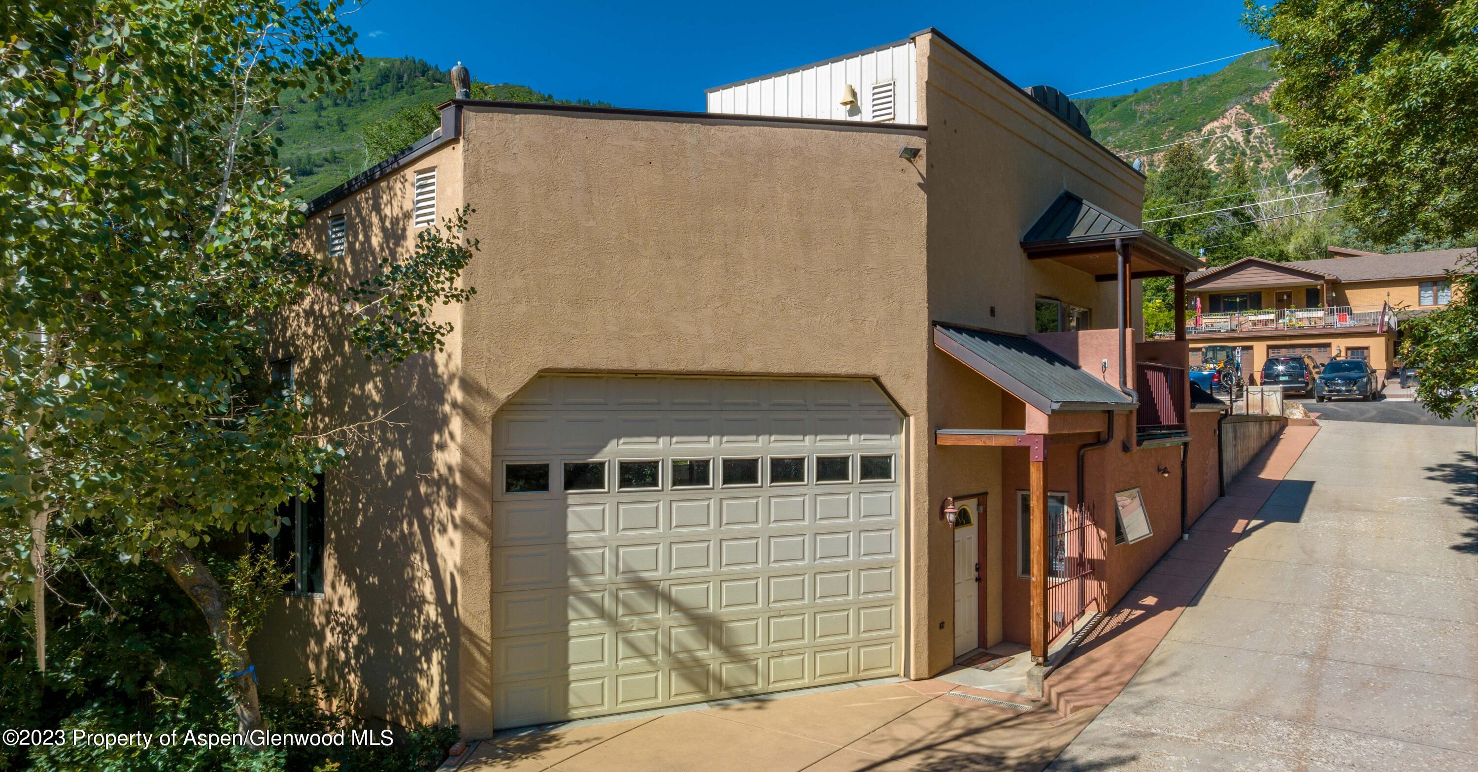 908 Red Mountain Drive — photo