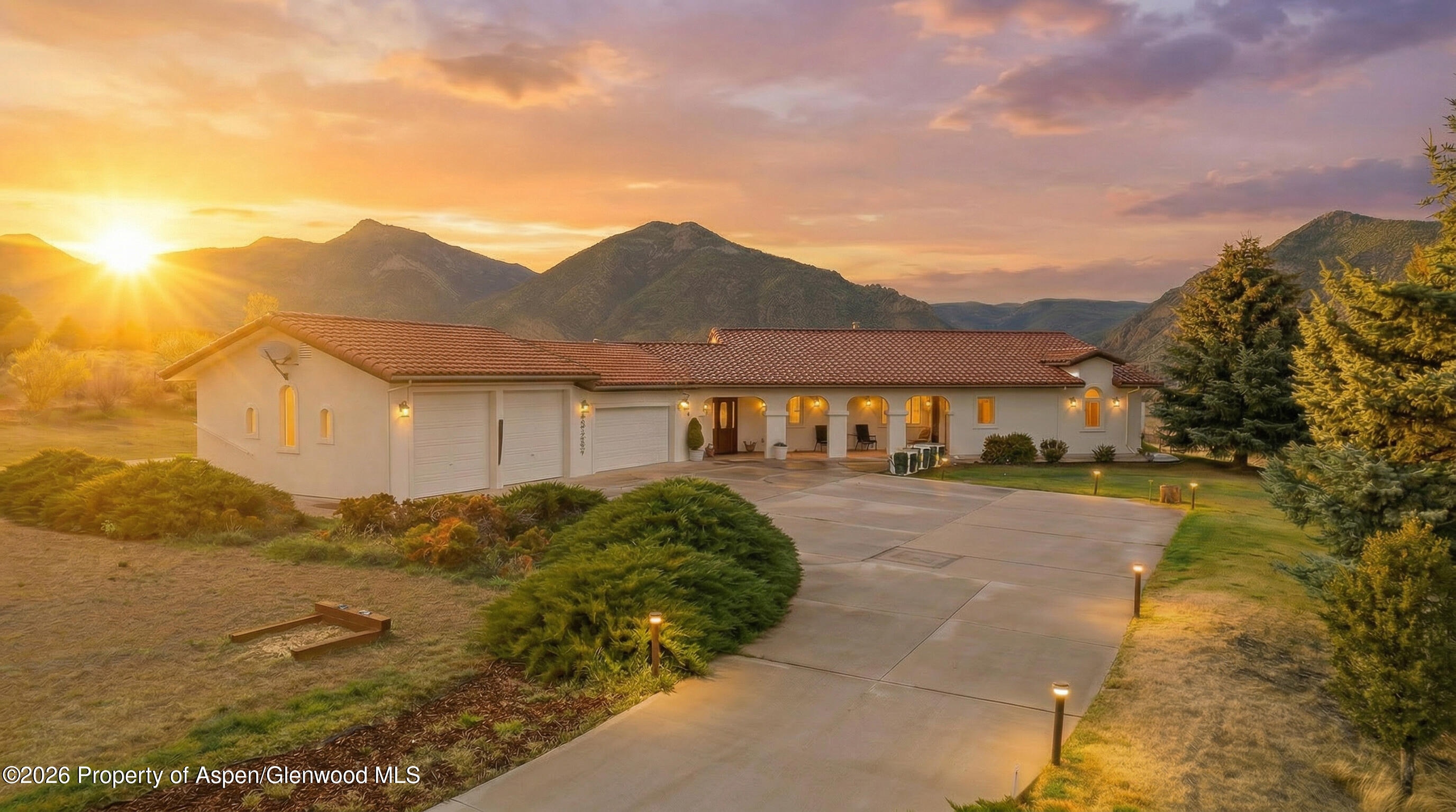 1007 Mesa Drive — photo