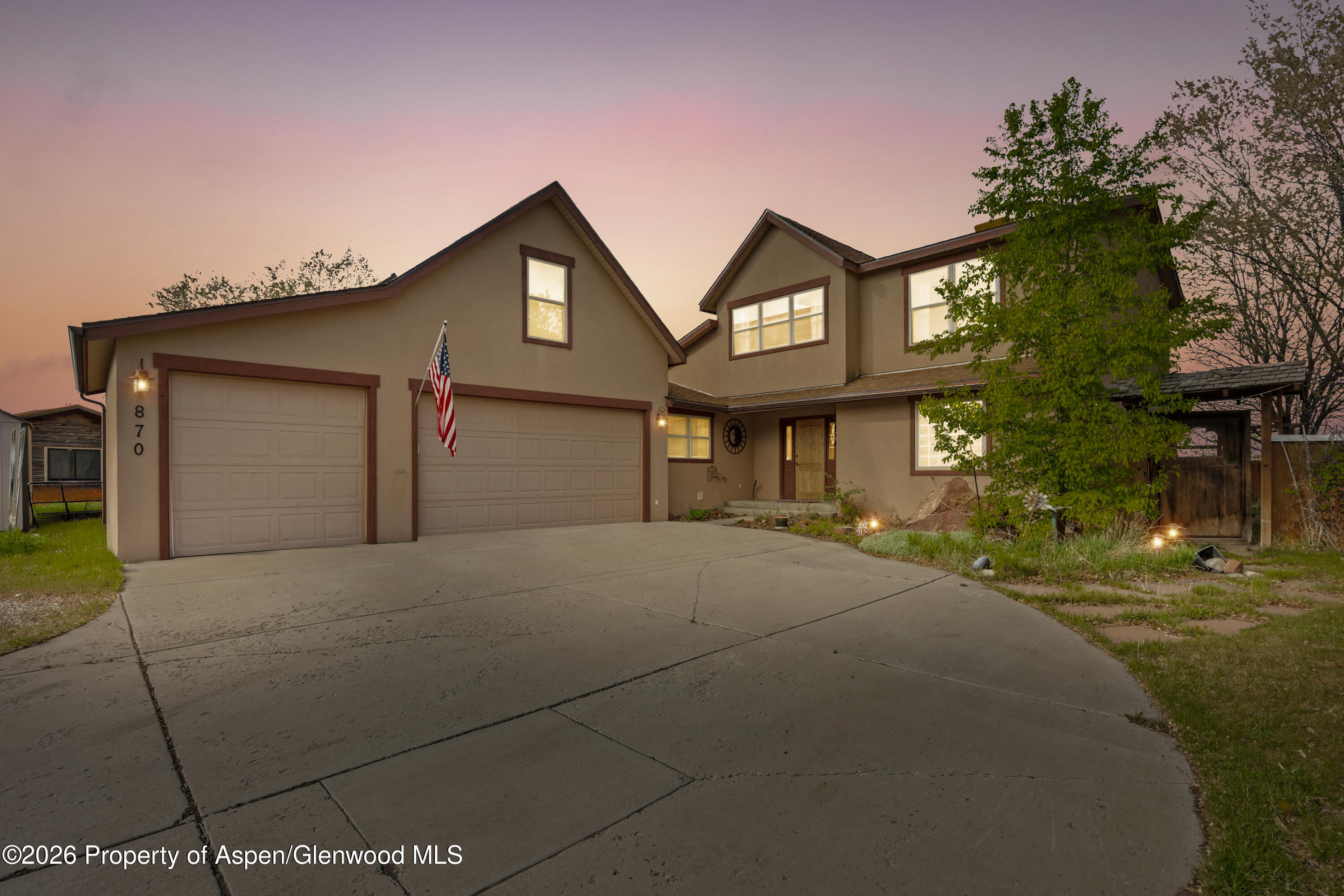 870 Hickory Drive — photo