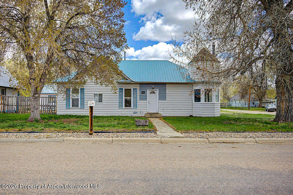 605 Lincoln Street — photo
