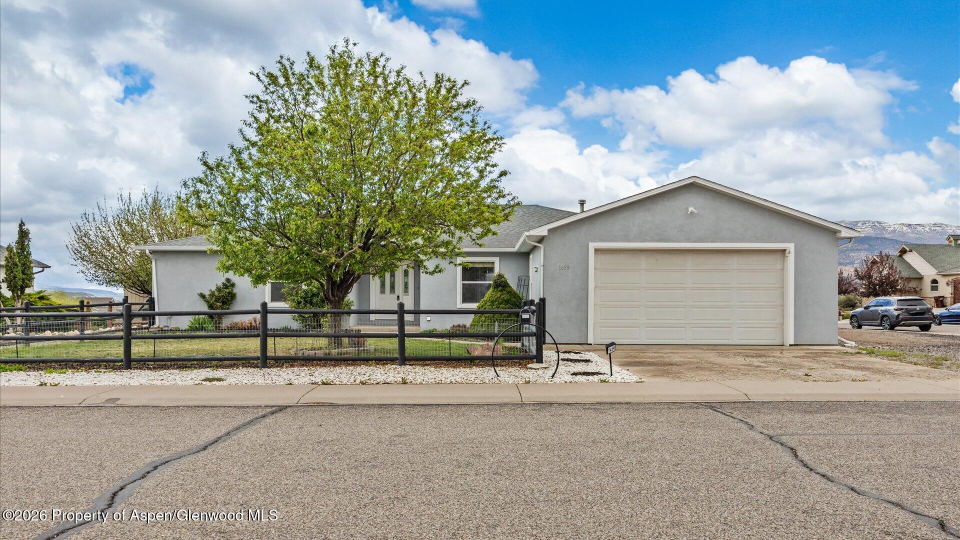 1459 Anvil View Avenue — photo