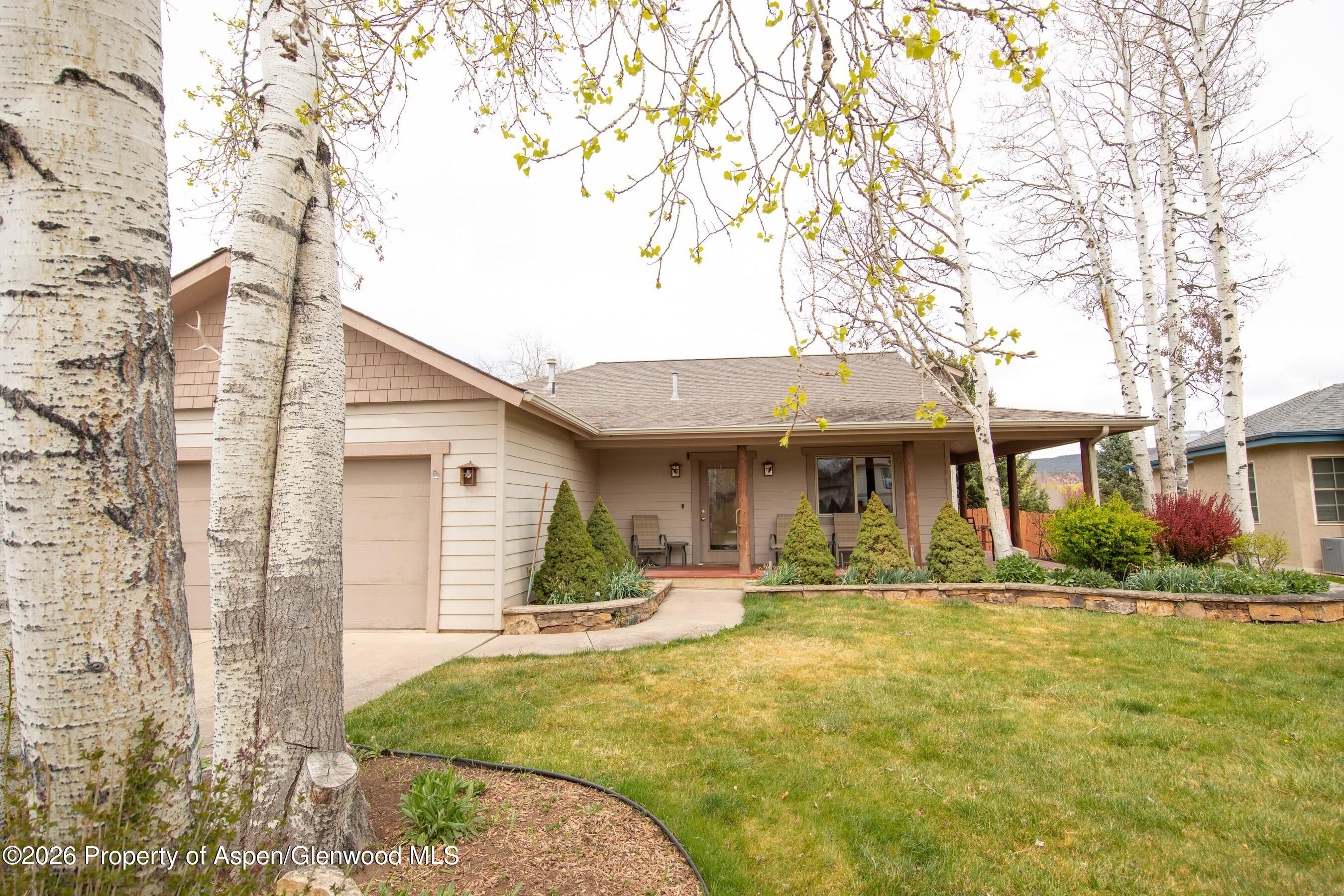 796 Melissa Lane — photo