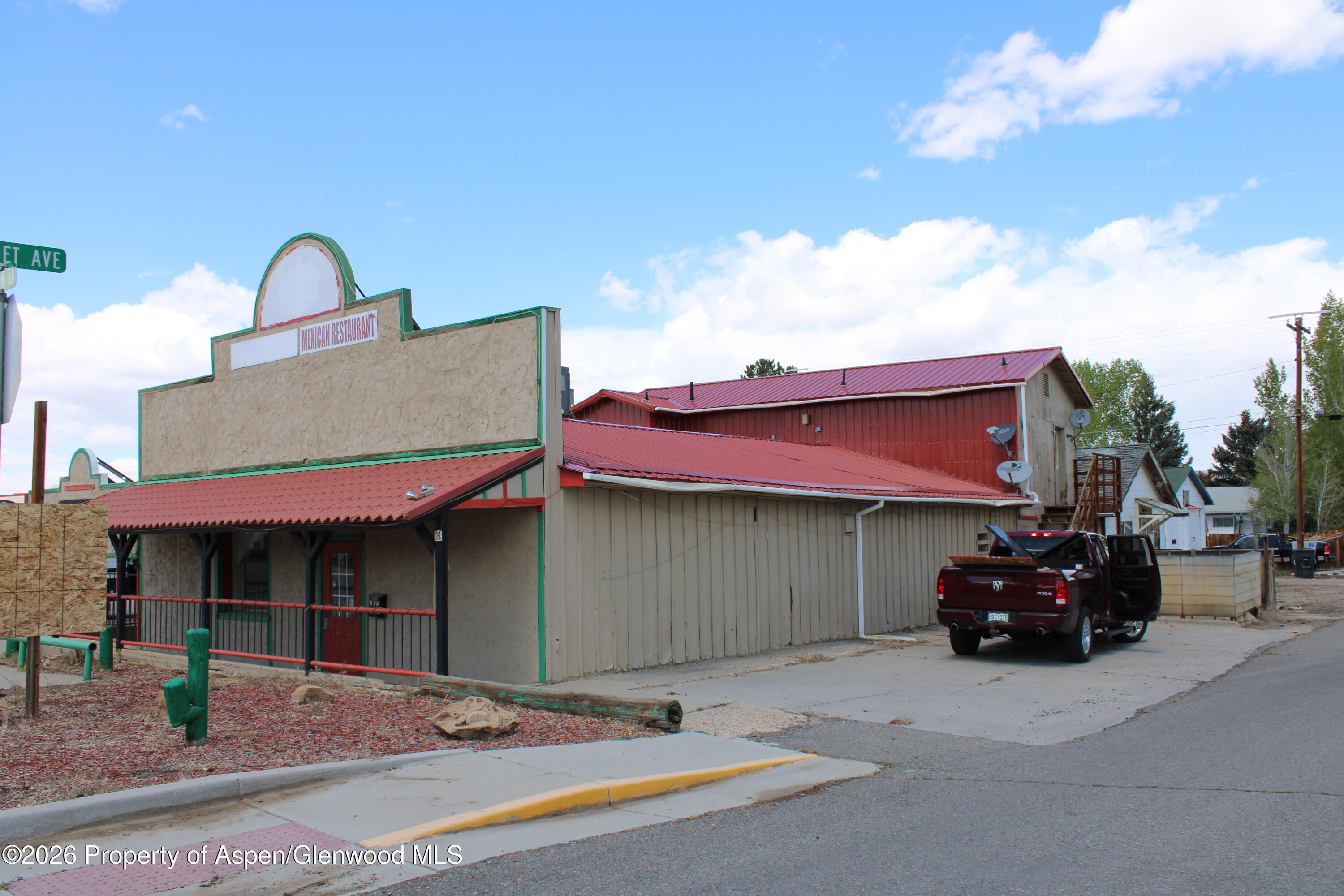 302 W Main Street — photo