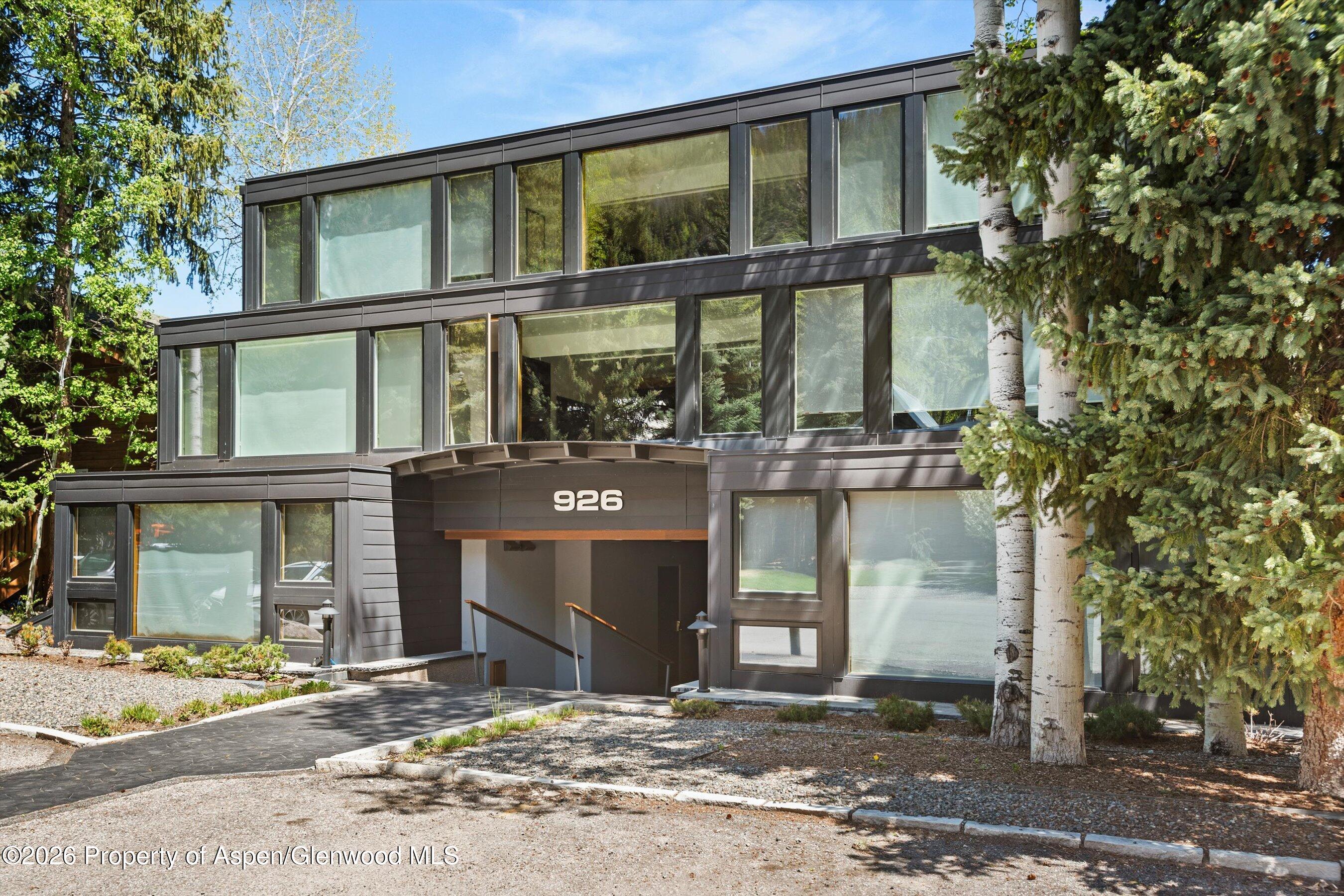 926 Waters Avenue 203 — photo