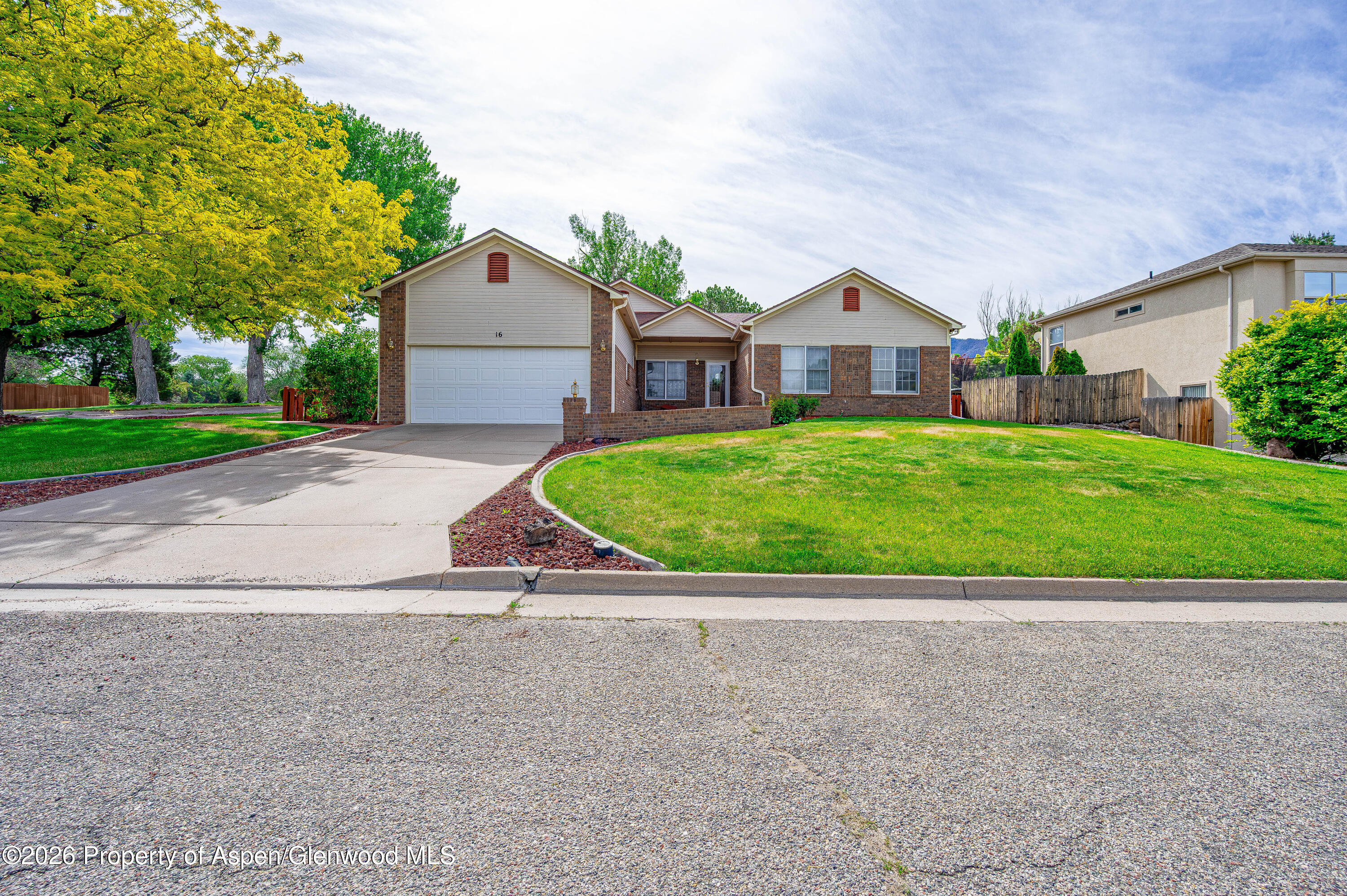 16 Green Mesa Place — photo