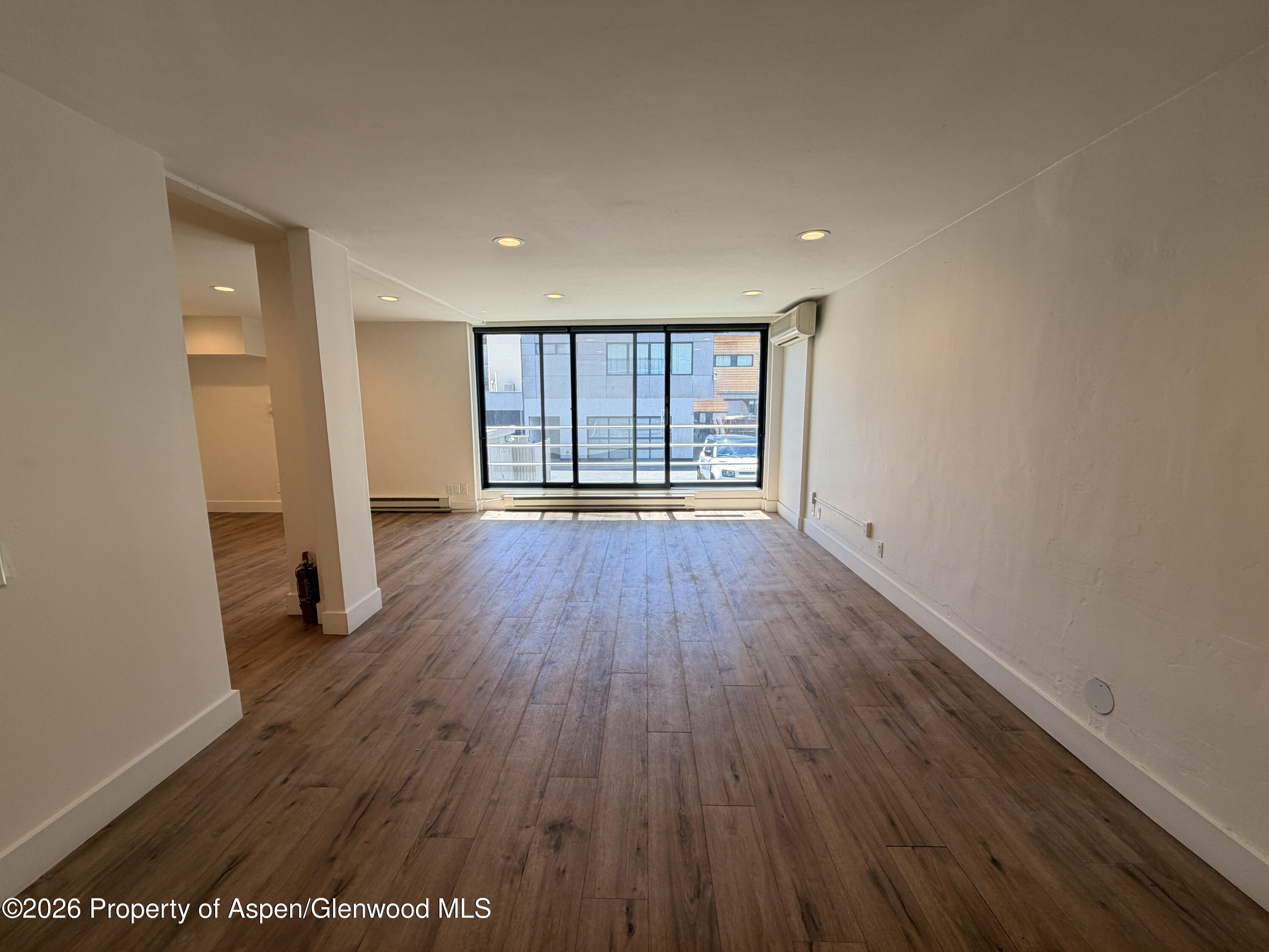 601 E Hopkins Avenue 202 — photo