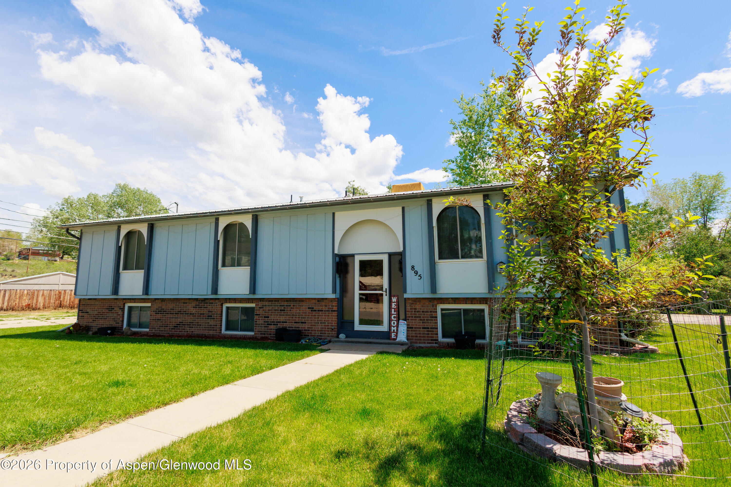 895 Rose Street — photo