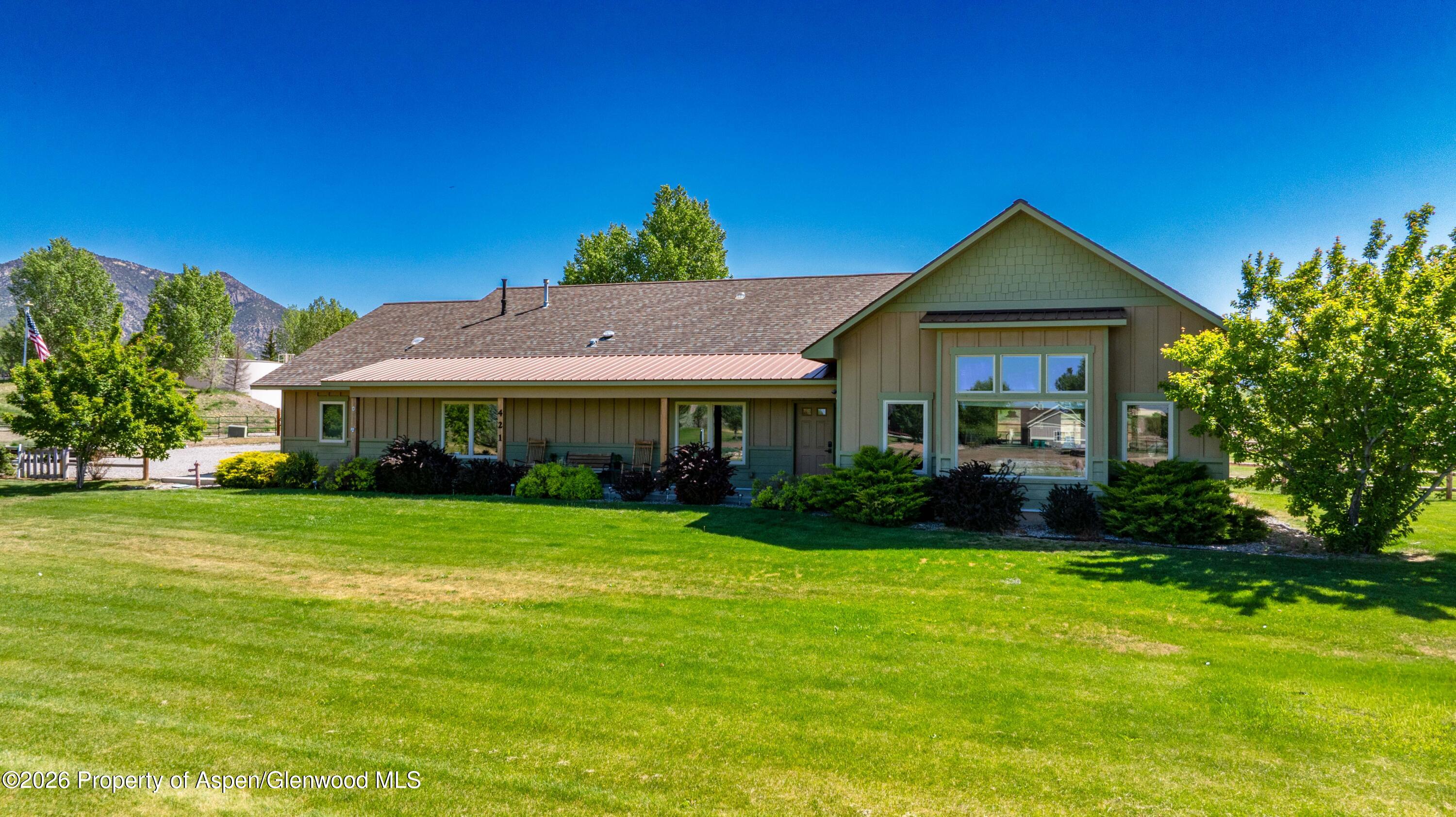 421 N Meadow Drive — photo