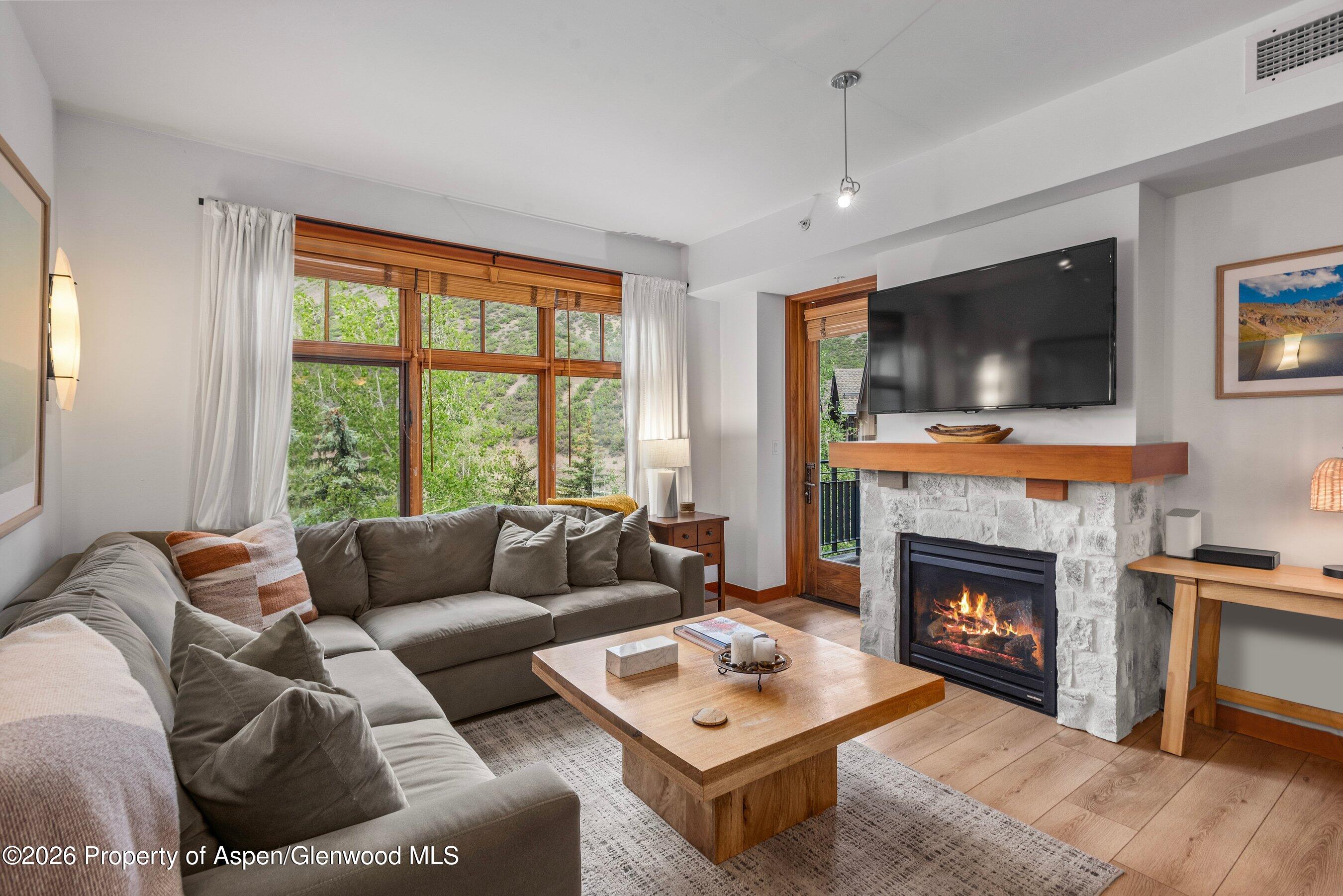 90 Carriage Way 3317 — photo