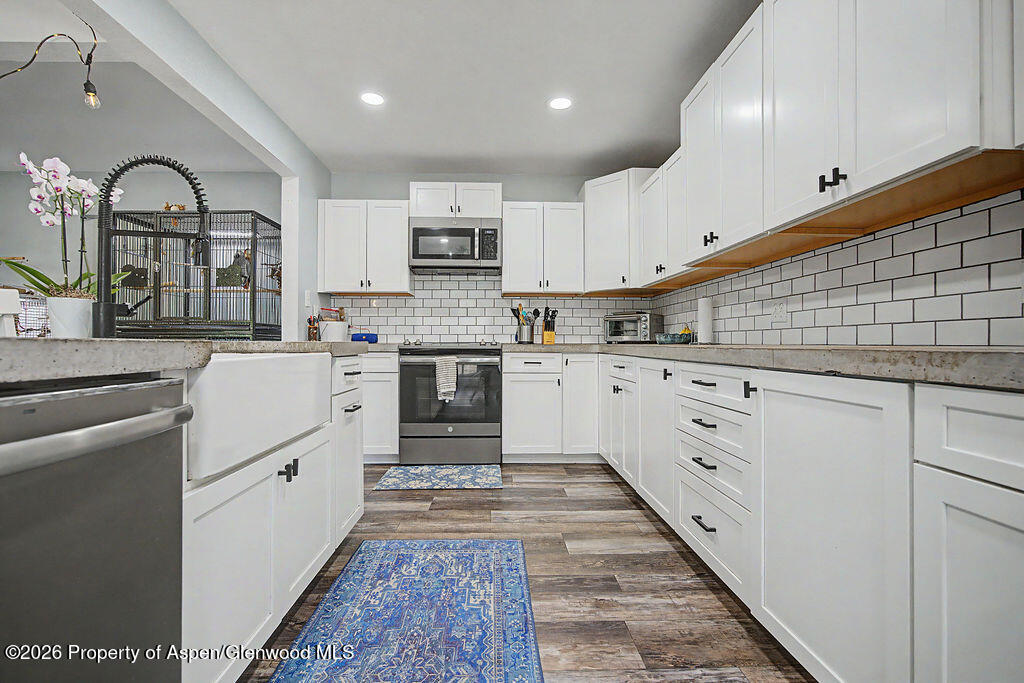 735 Finley Lane — photo