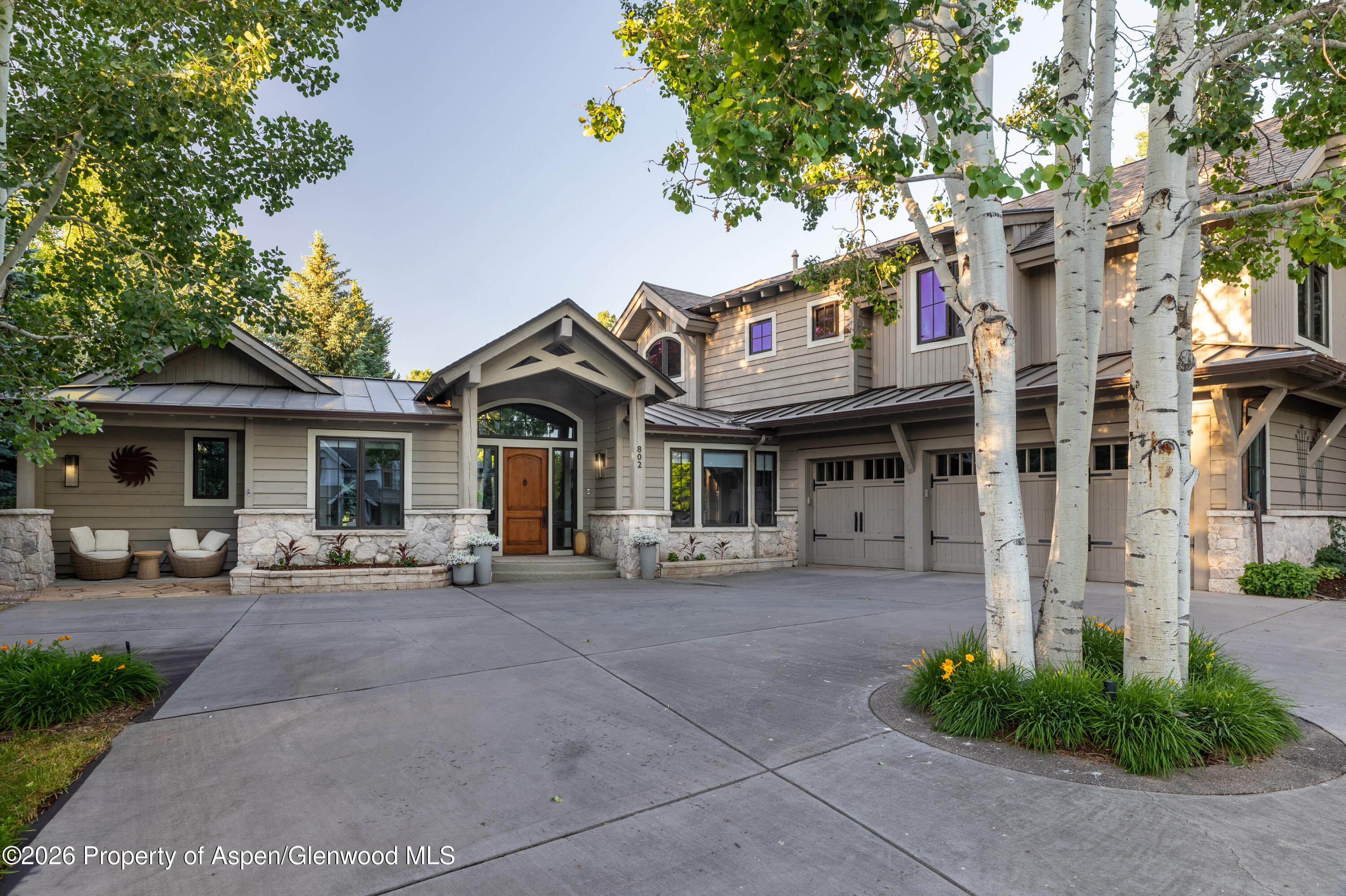 802 Lakeside Drive — photo