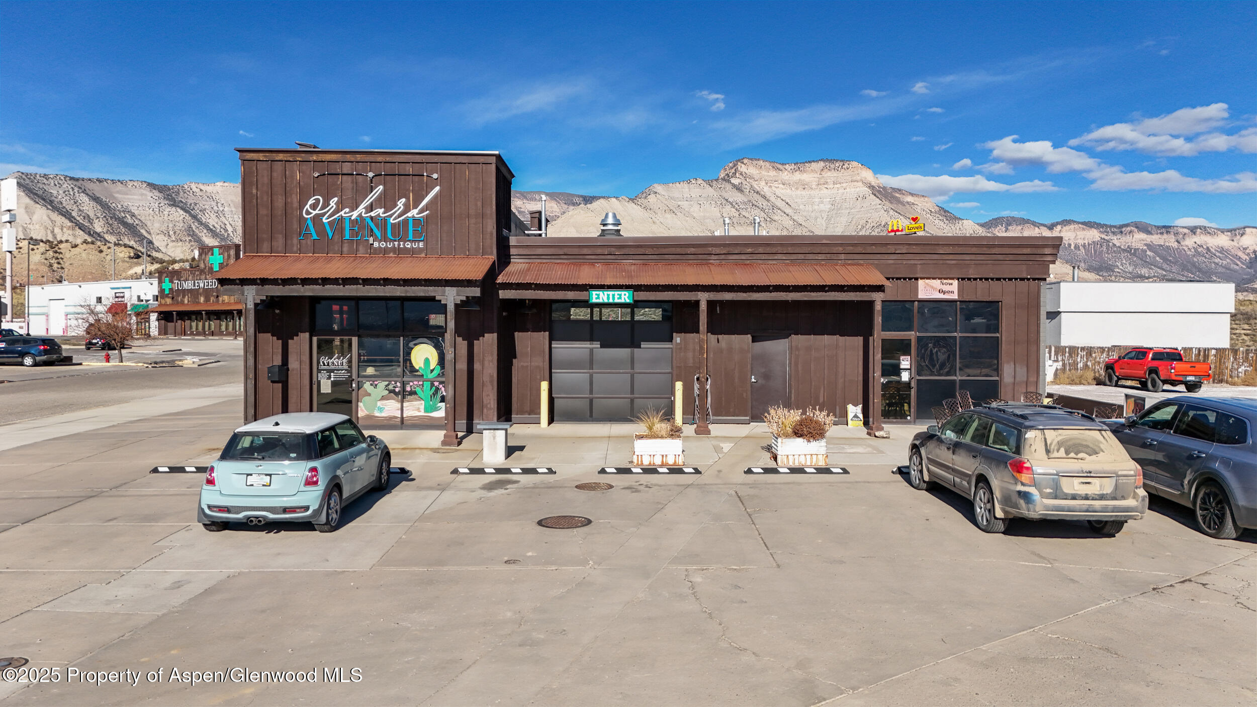 258 S Railroad Avenue — photo