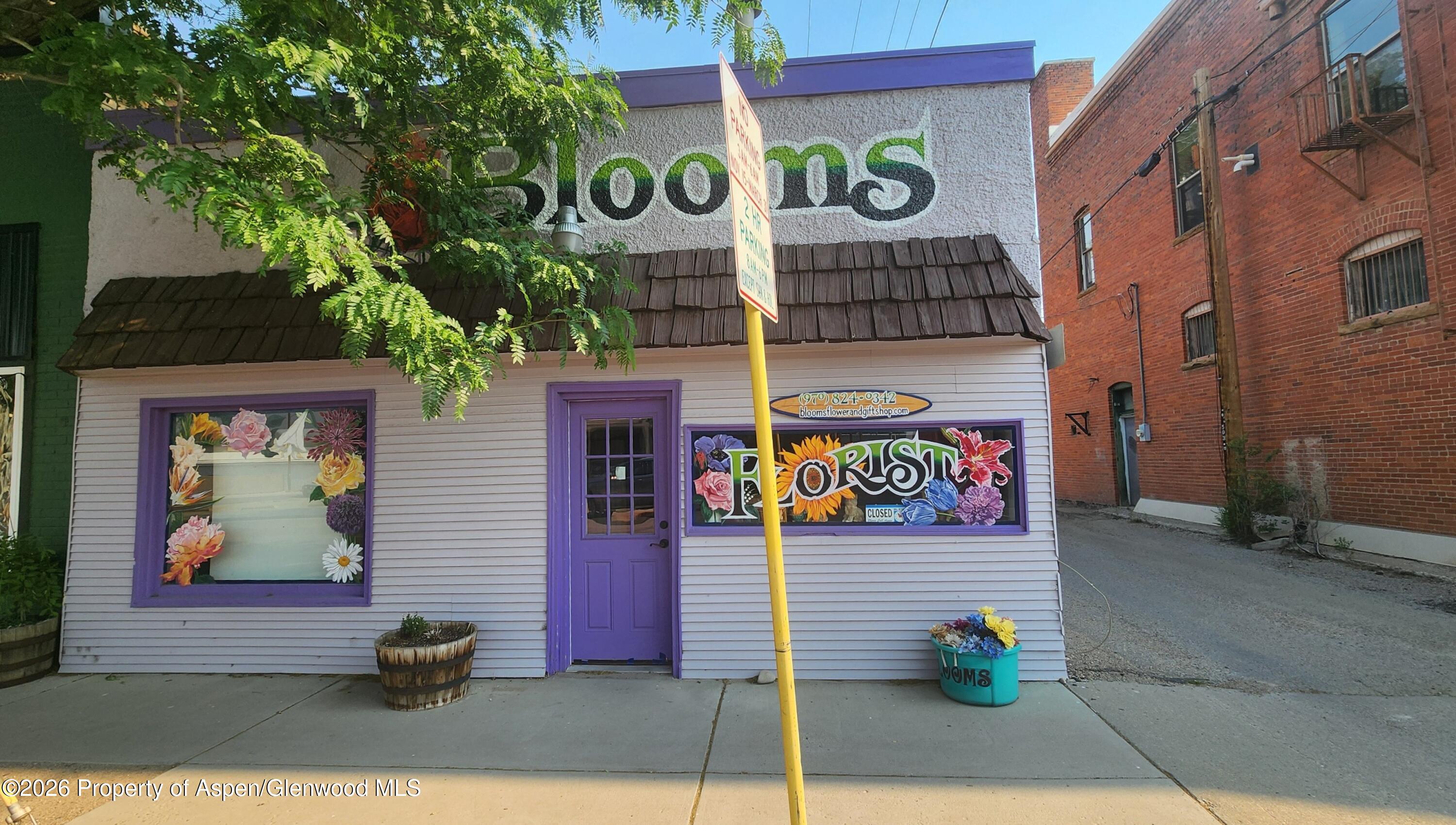 25 W Victory Way — photo