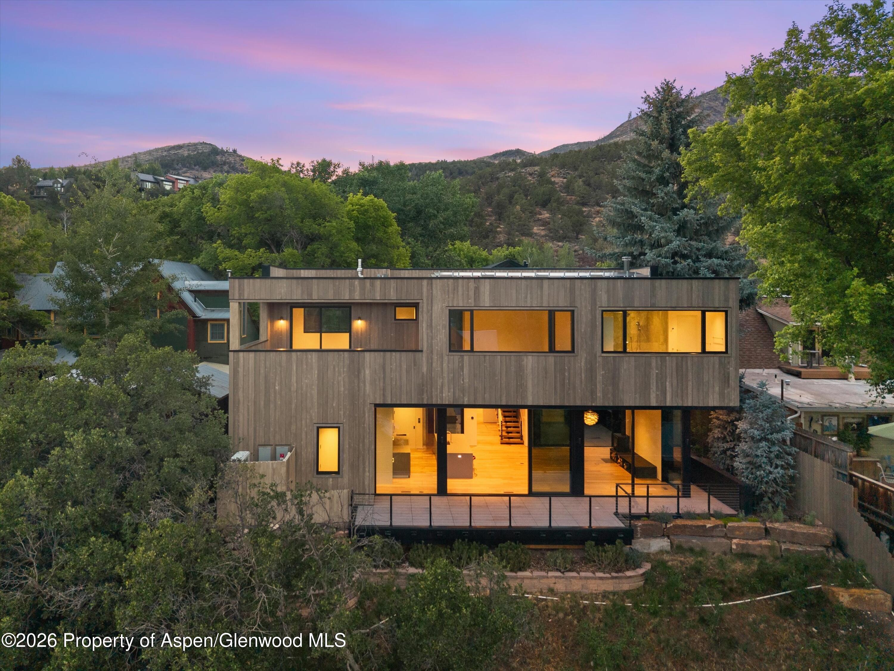 129 W Sopris Drive — photo