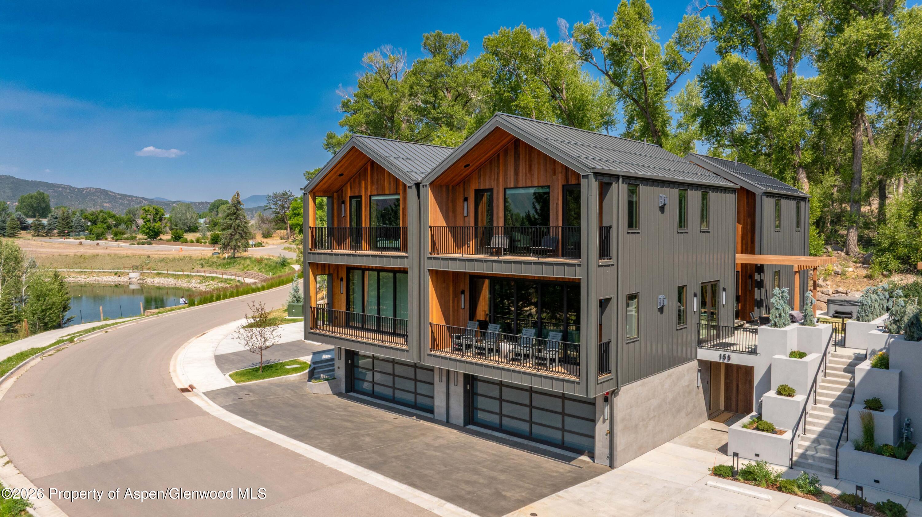 155 Lakeview Drive — photo