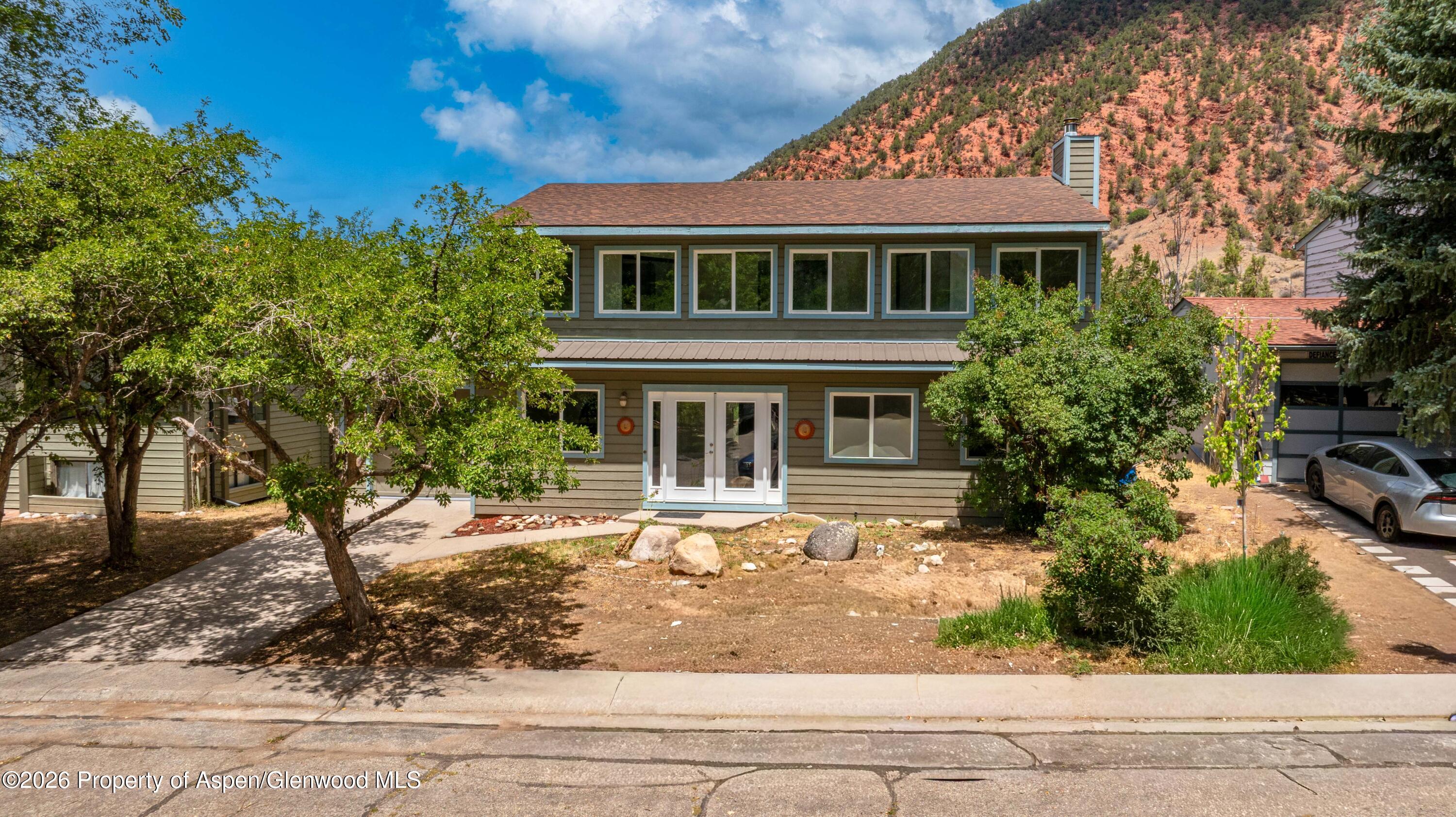 1102 Valley View Road — photo