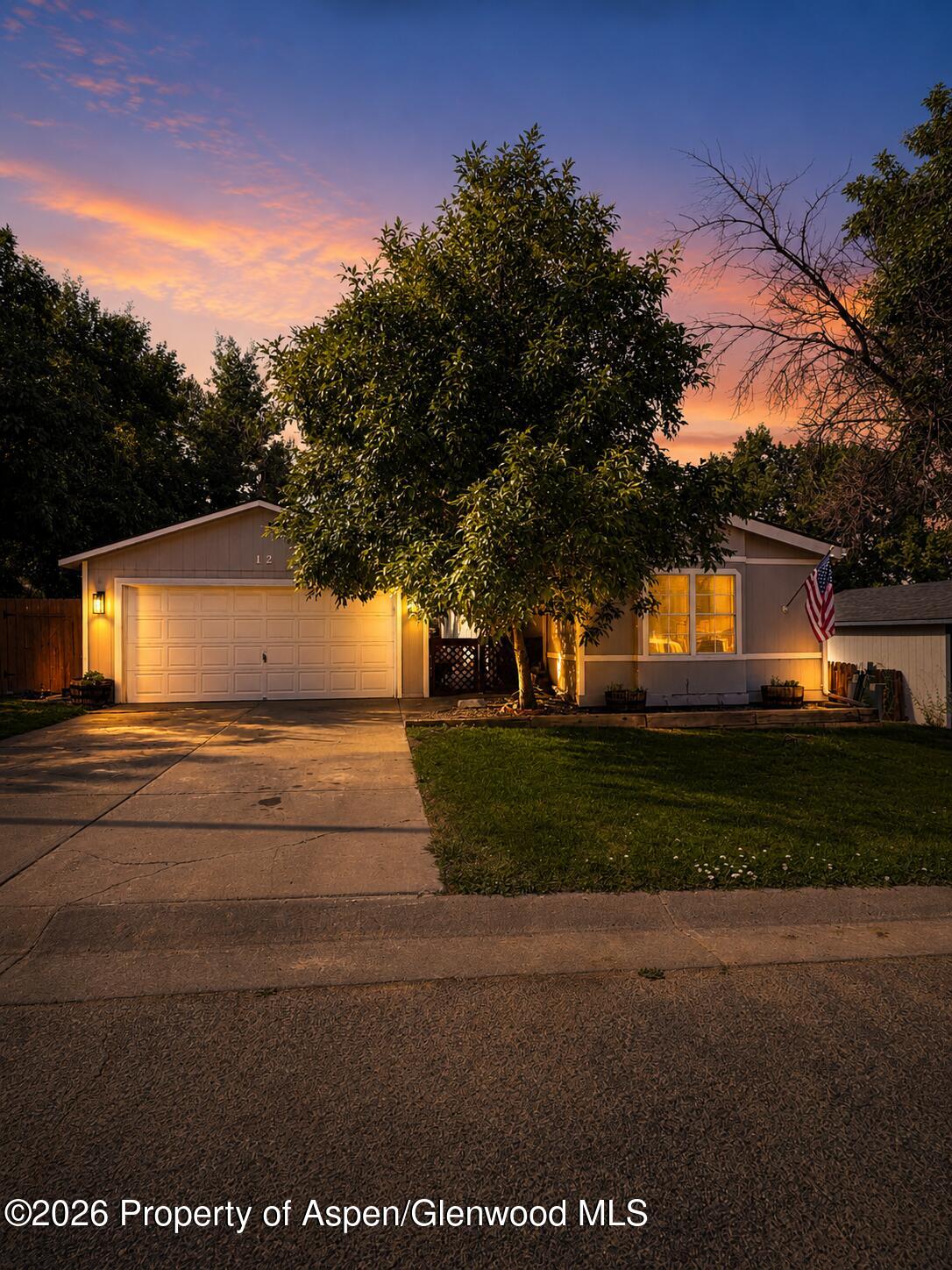 12 W Bonanza Place — photo