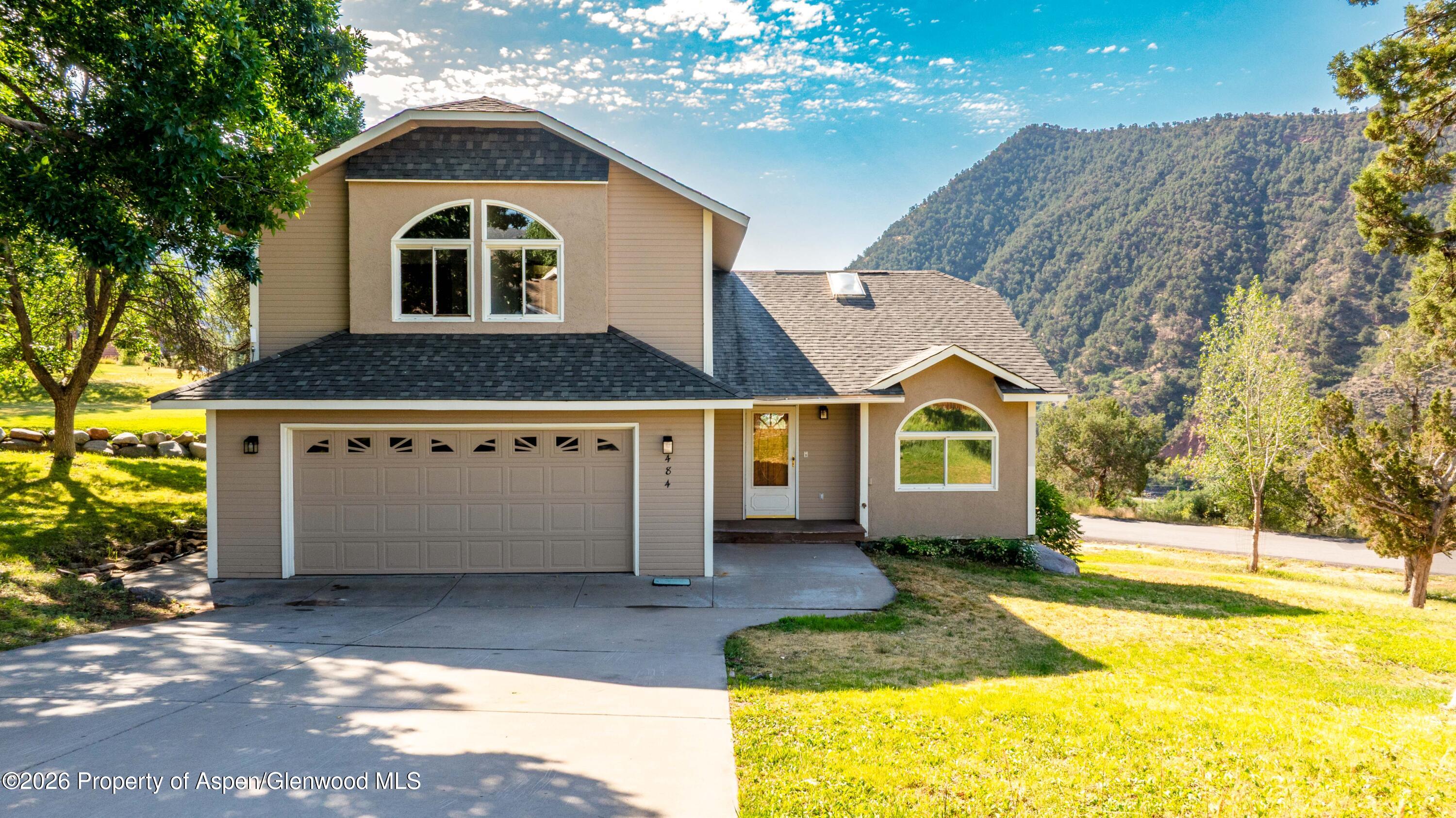 484 Canyon Creek Drive — photo