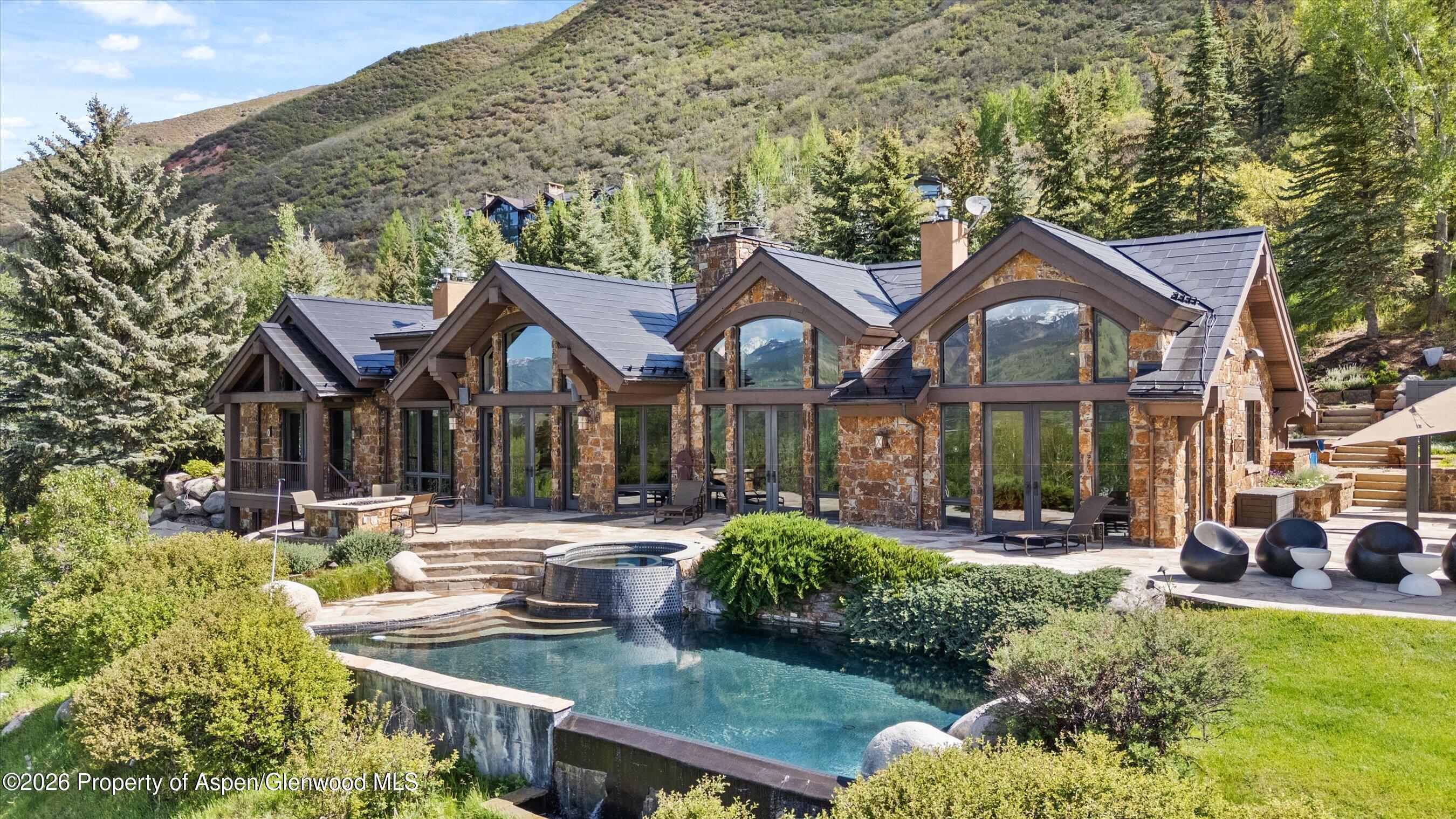 1682 Red Mountain Road — photo