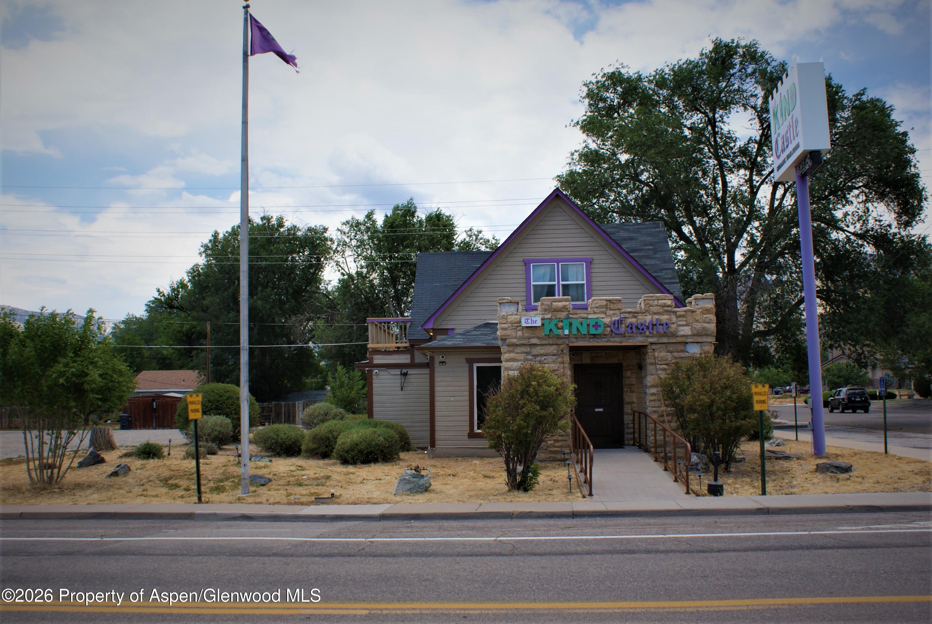 248 E 1st Street — photo
