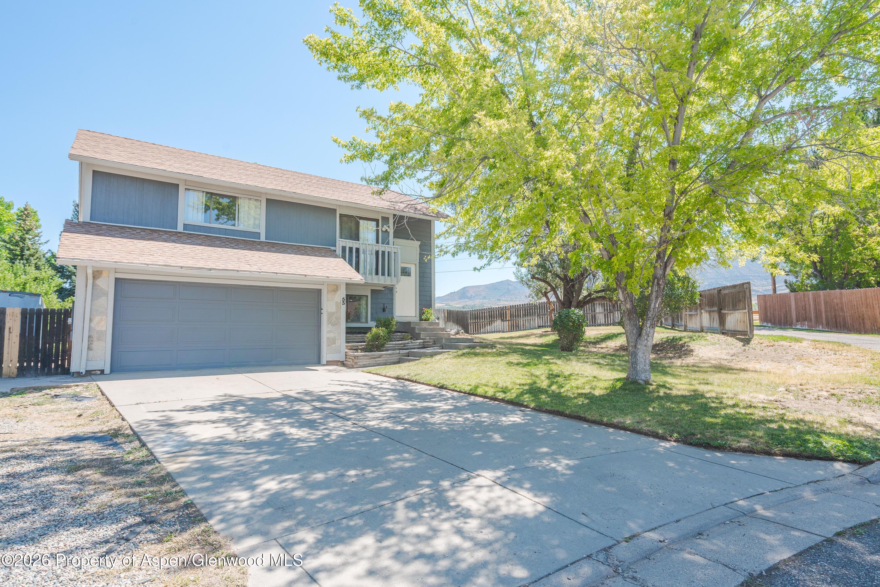 53 Aspen Way — photo