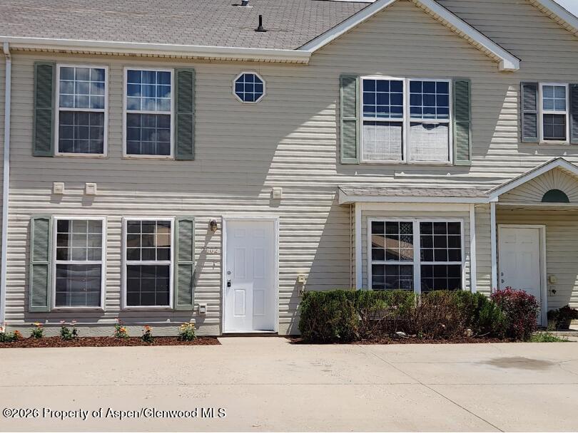 2502 Rail Avenue — photo