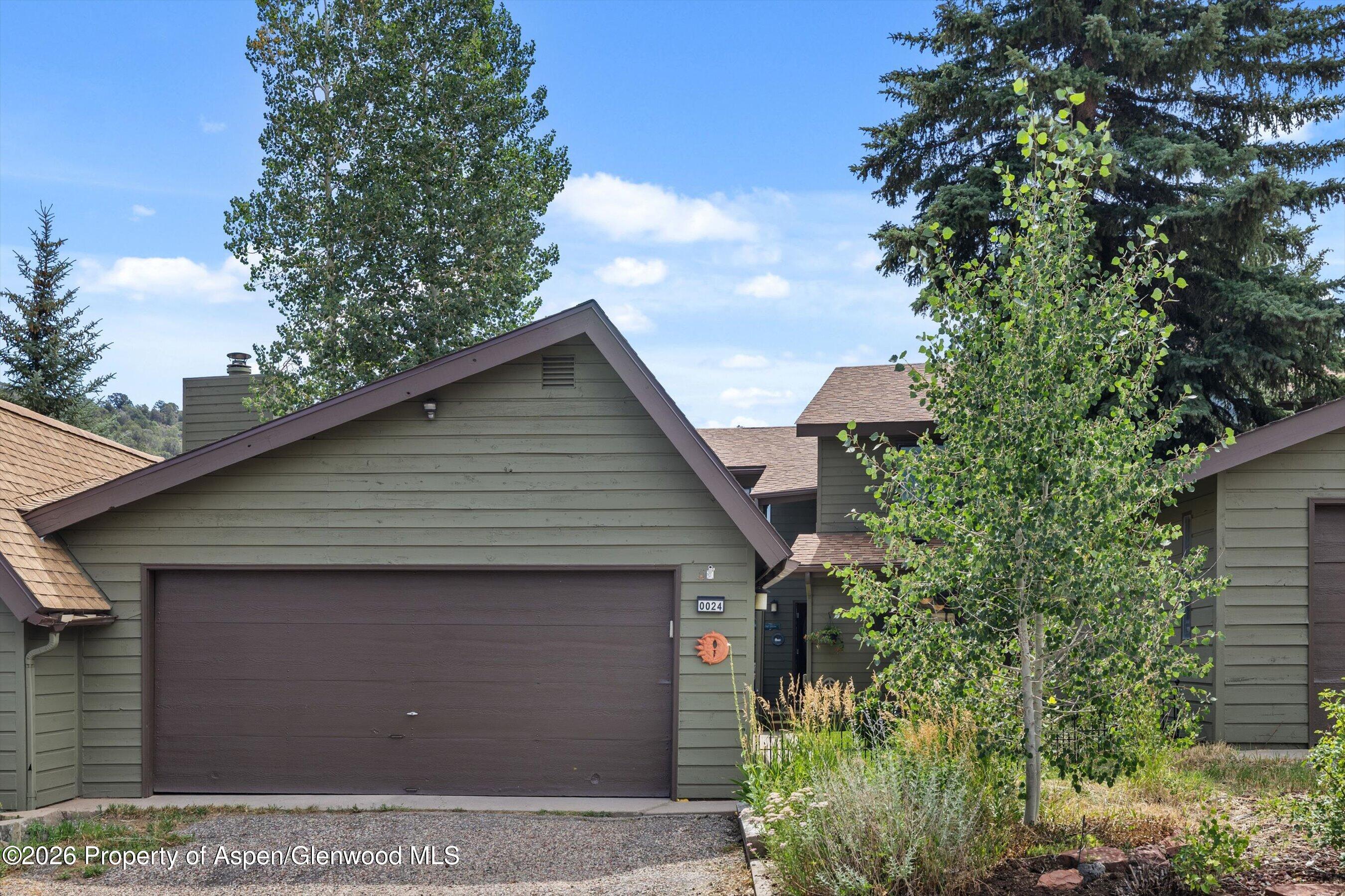 24 S Meadow View Court — photo