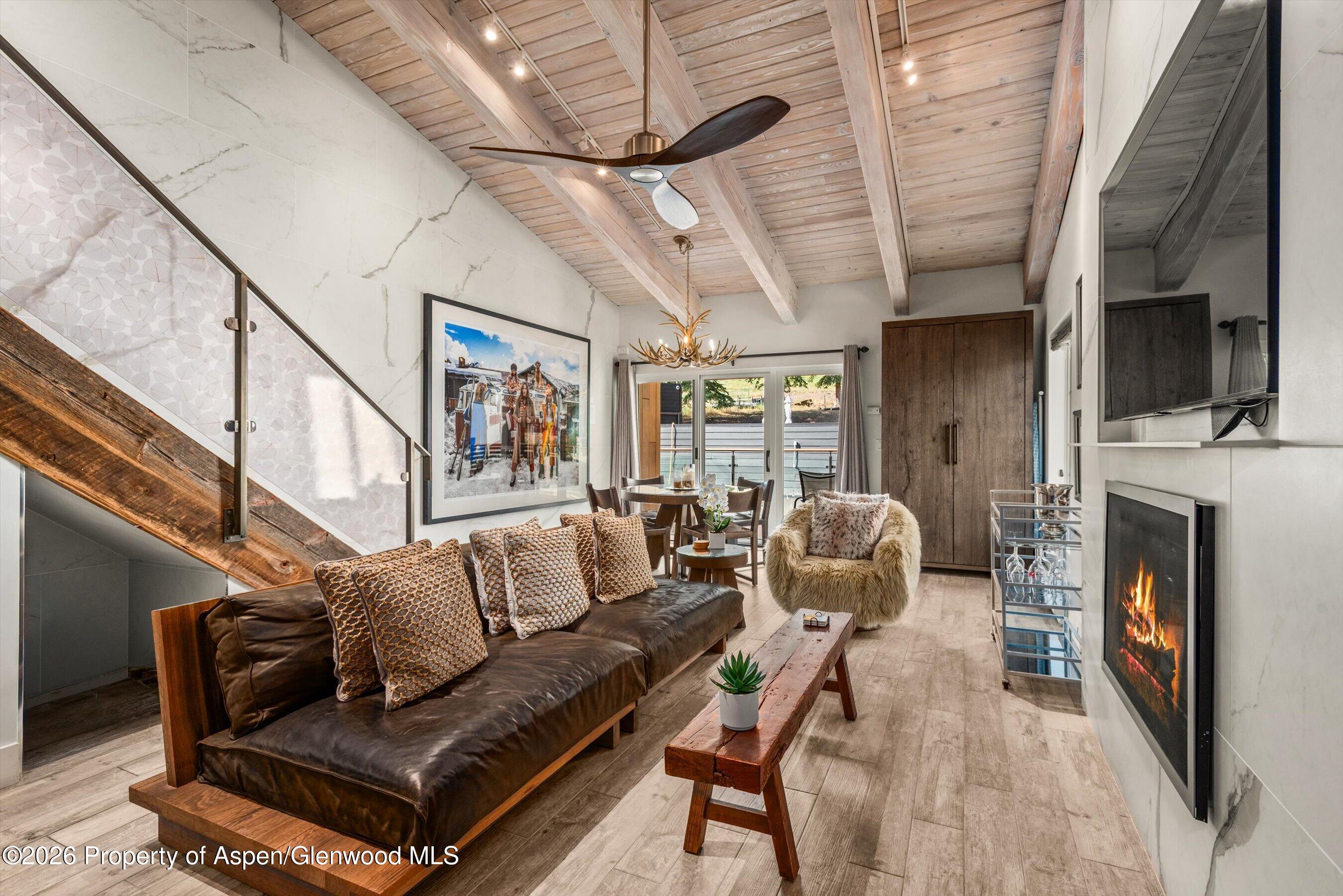 690 Carriage Way 304 — photo