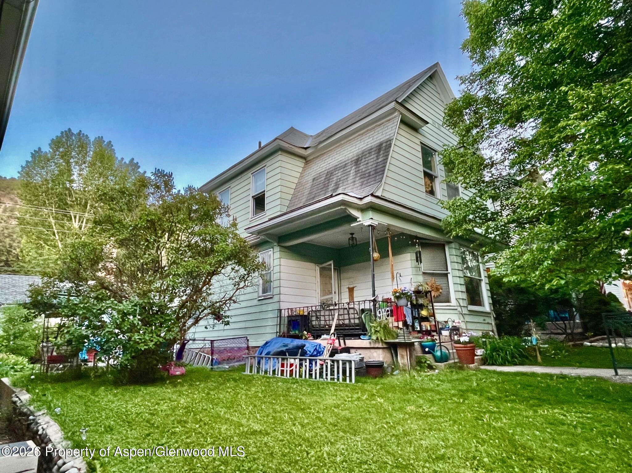 908 & 910 Blake Avenue — photo