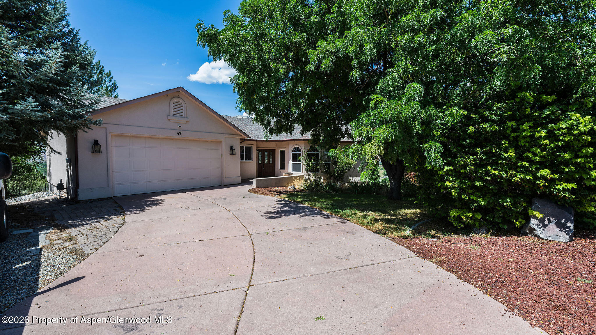 47 Locust Way — photo