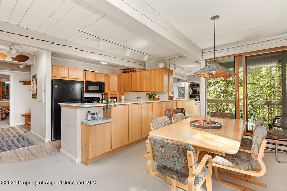 855 Carriage Way Summit 201 — photo