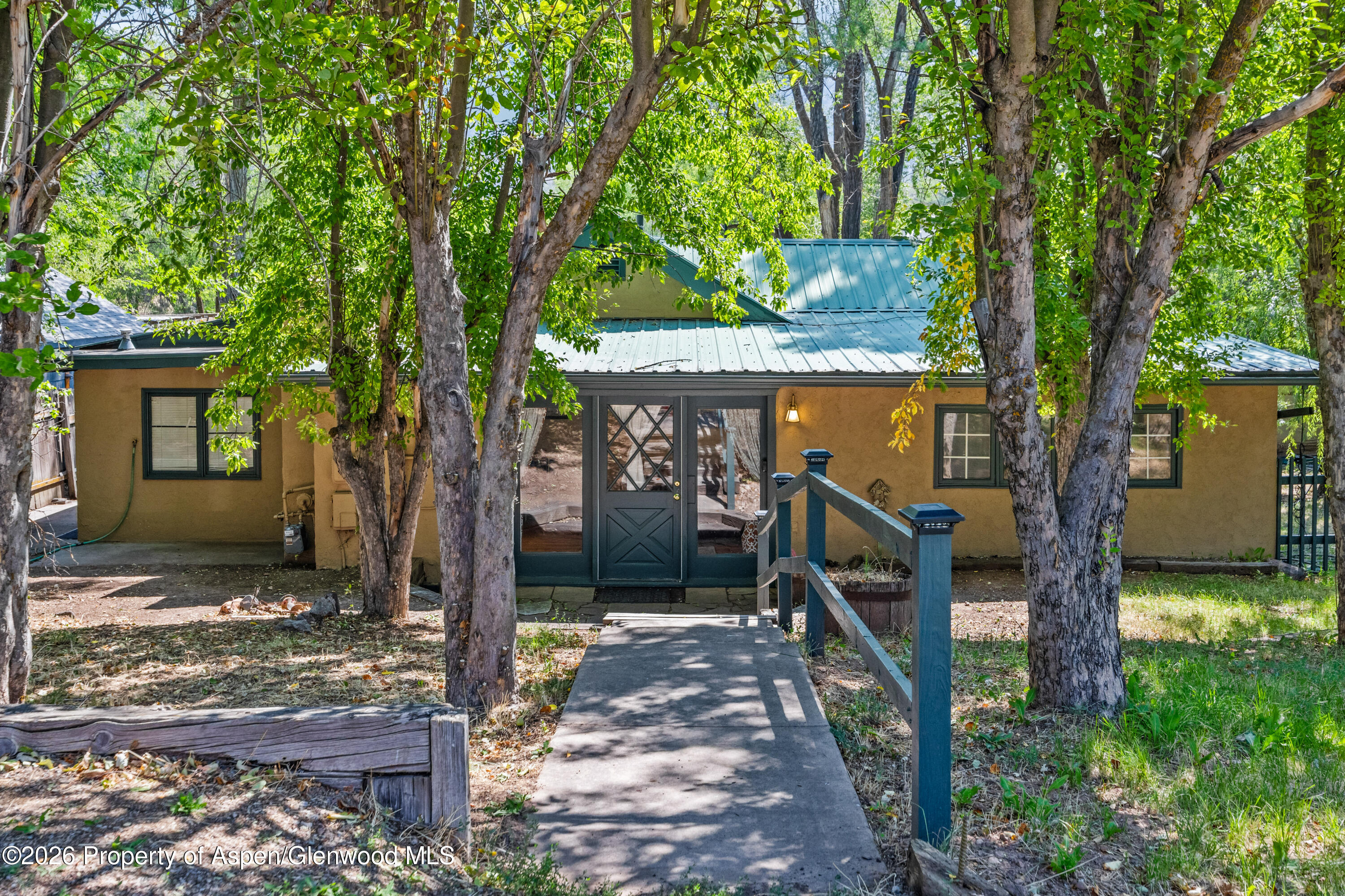 710 Cowdin Drive — photo