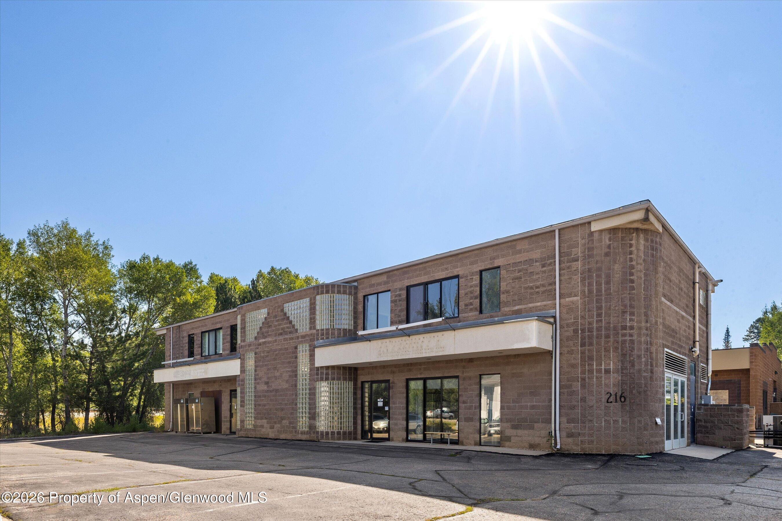 216 E Cody Lane — photo