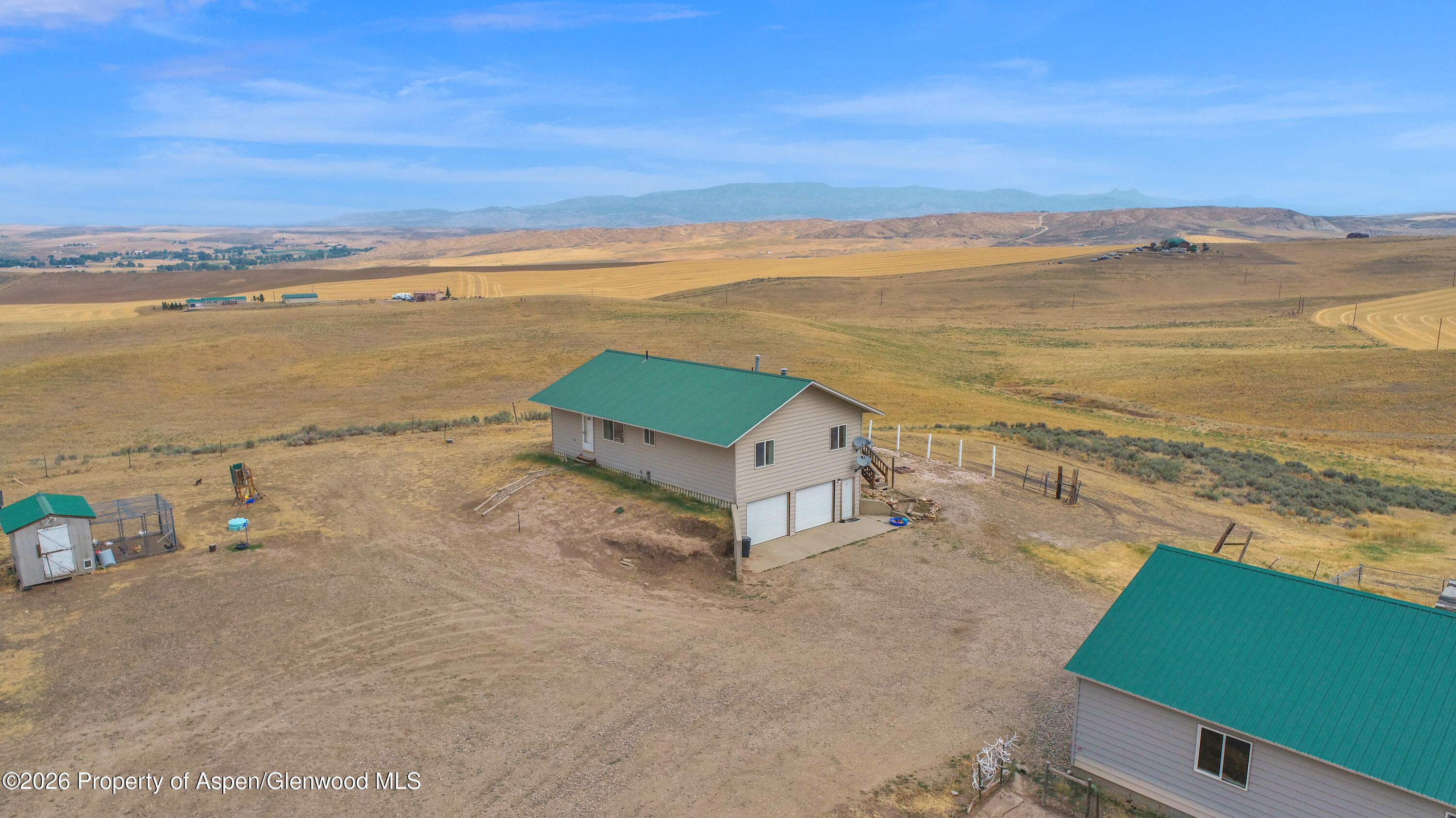 1470 Walter Way — photo