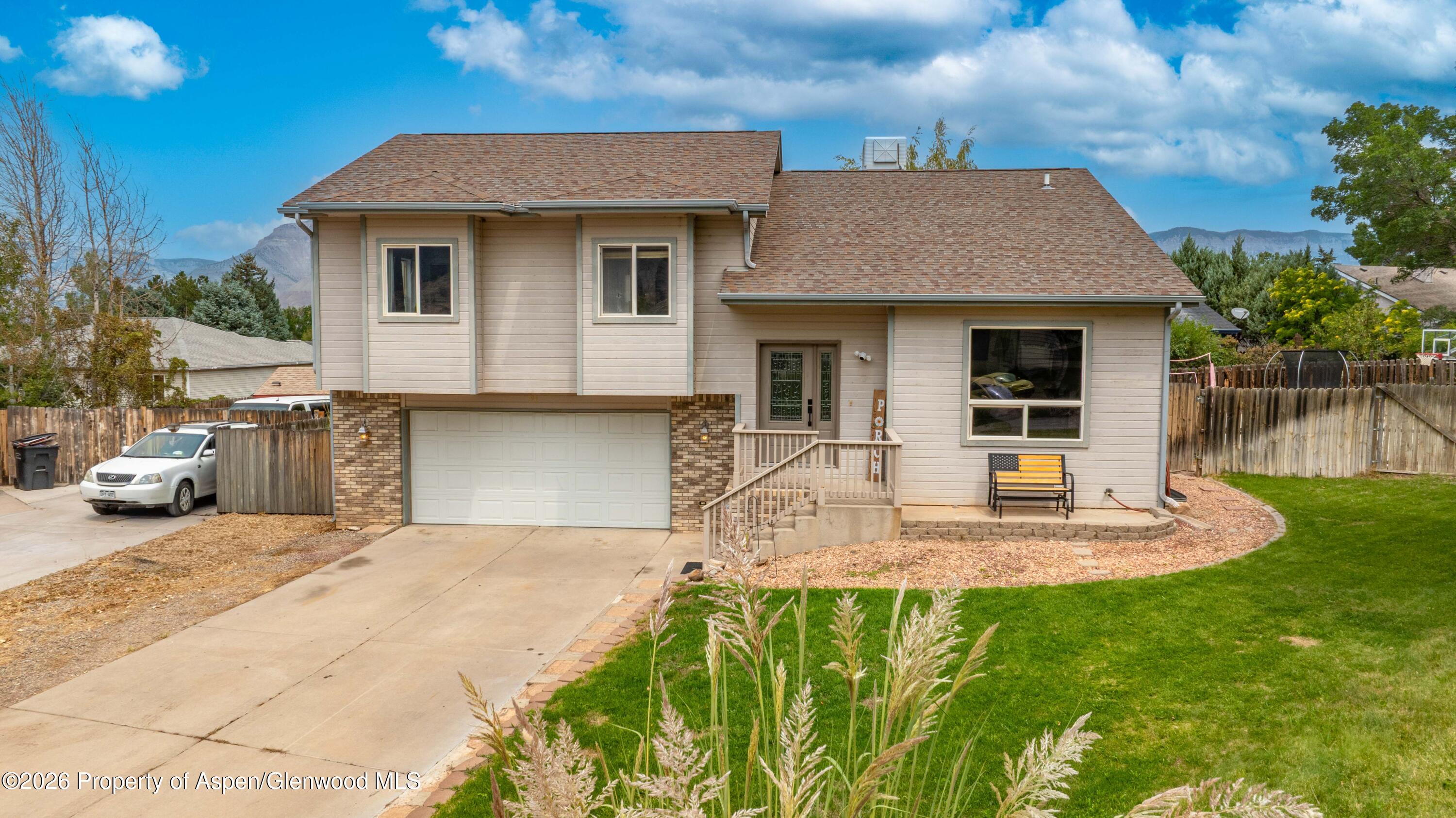 94 Bristlecone Court — photo